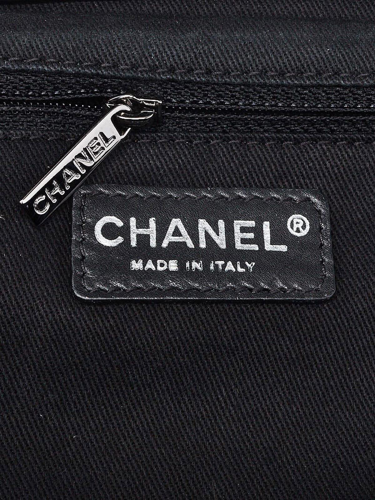 Chanel 2006 Large Classic Flap Patent Kiss-lock Multi Compartment Tote Bag For Sale 5