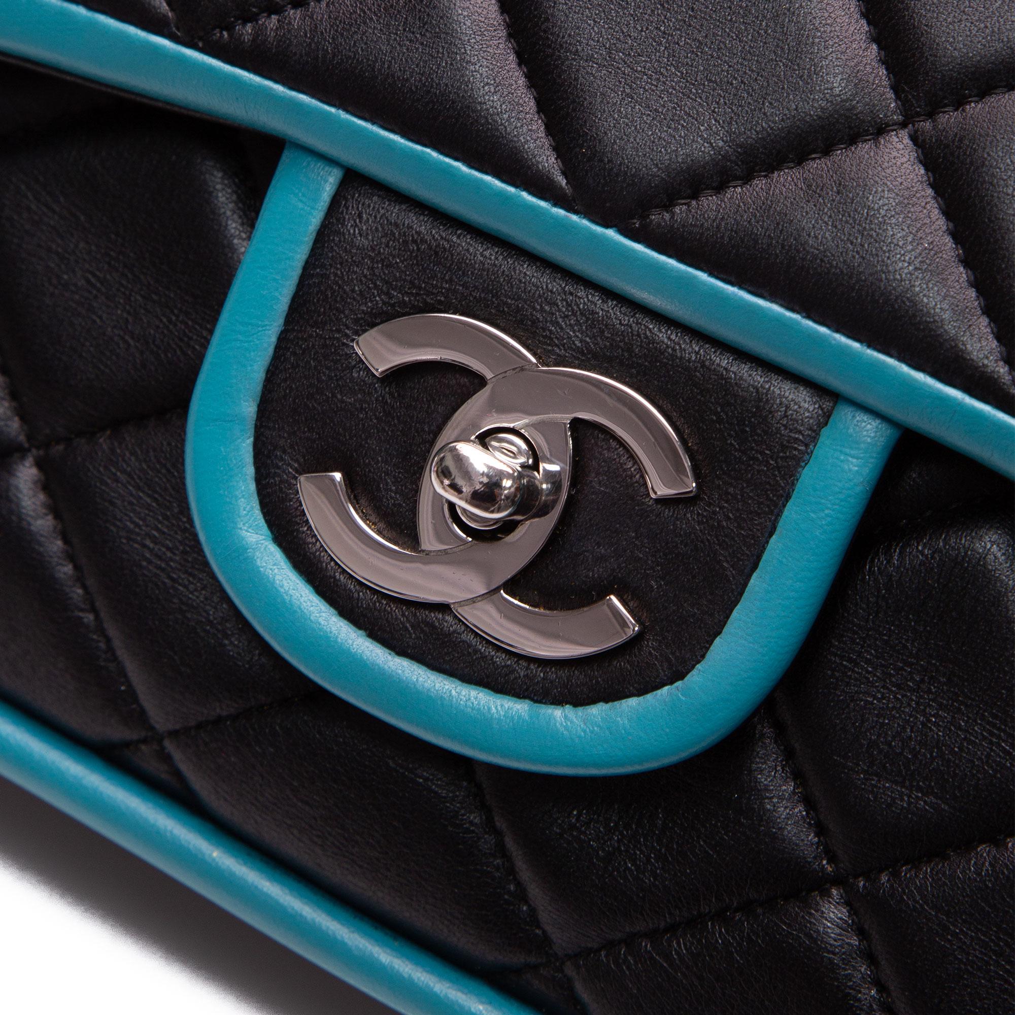 Chanel 2006 Medium Double Classic Flap in Black Lambskin Turquoise Piping Bag For Sale 1