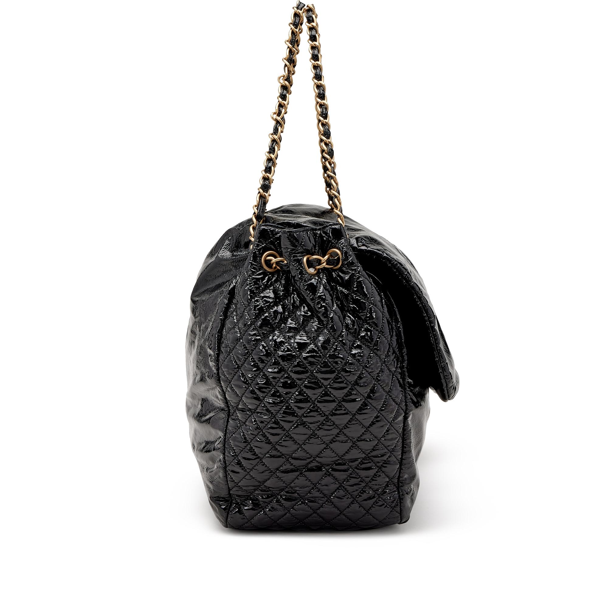 Chanel 2006 Patent Vinyl Quilted CC Stitched Extra Large Shoulder Flap Bag For Sale 3
