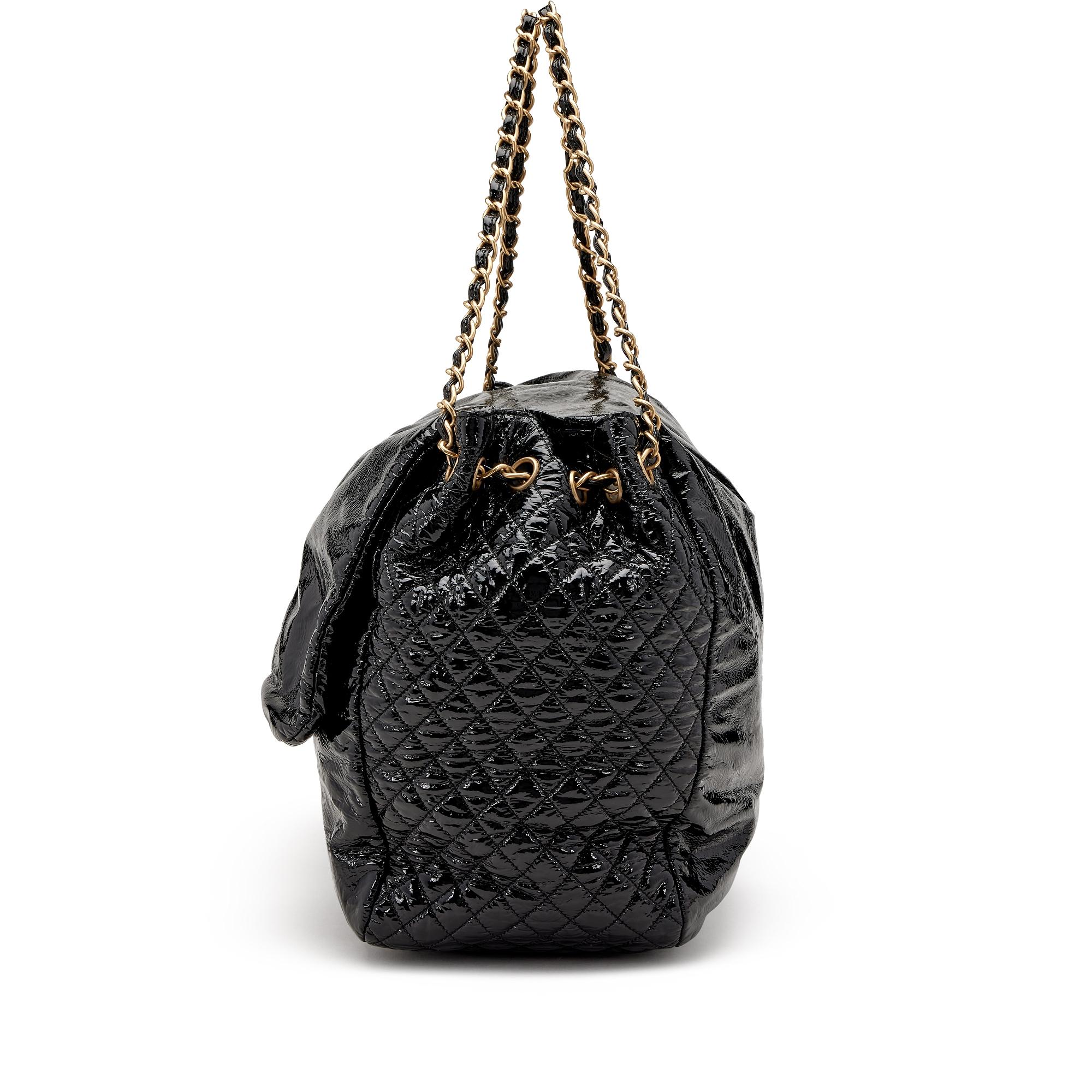 Chanel 2006 Patent Vinyl Quilted CC Stitched Extra Large Shoulder Flap Bag For Sale 4