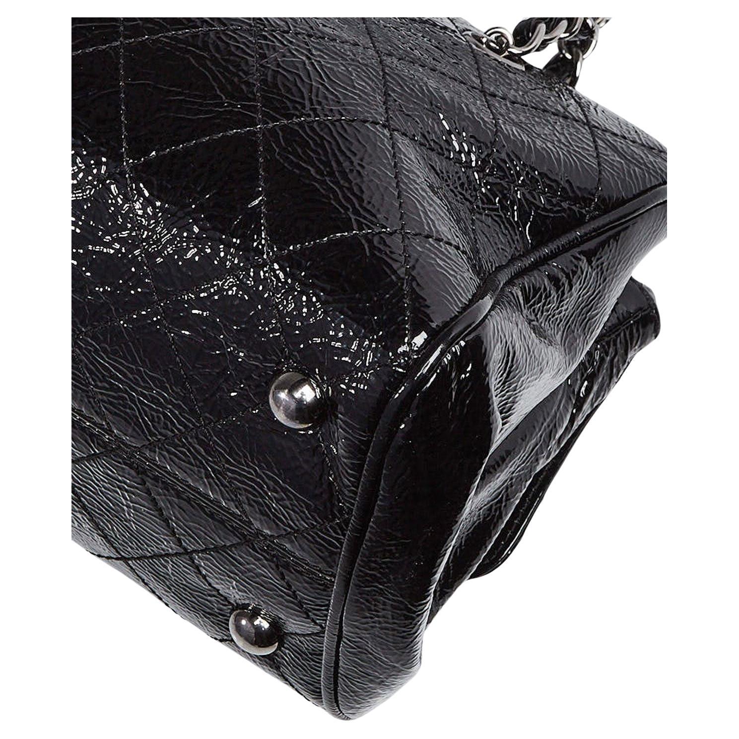 Chanel 2006 Small Patent Flap Bag Kiss lock Multi Compartment Shoulder Tote Bag en vente 6