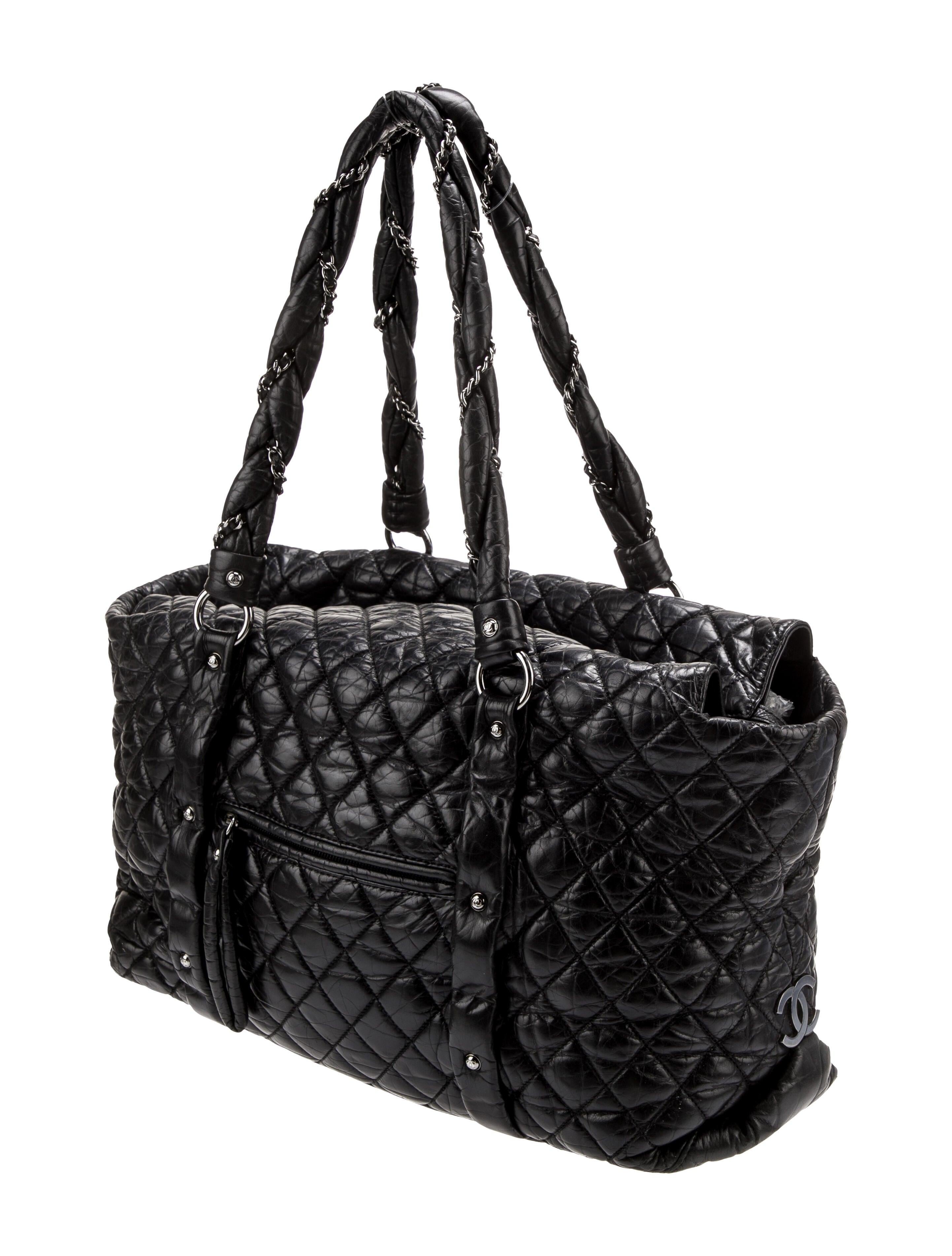 Chanel 2006 Soft Plush Quilted Distressed Leather Large Carry-On Travel Tote Bag For Sale 6