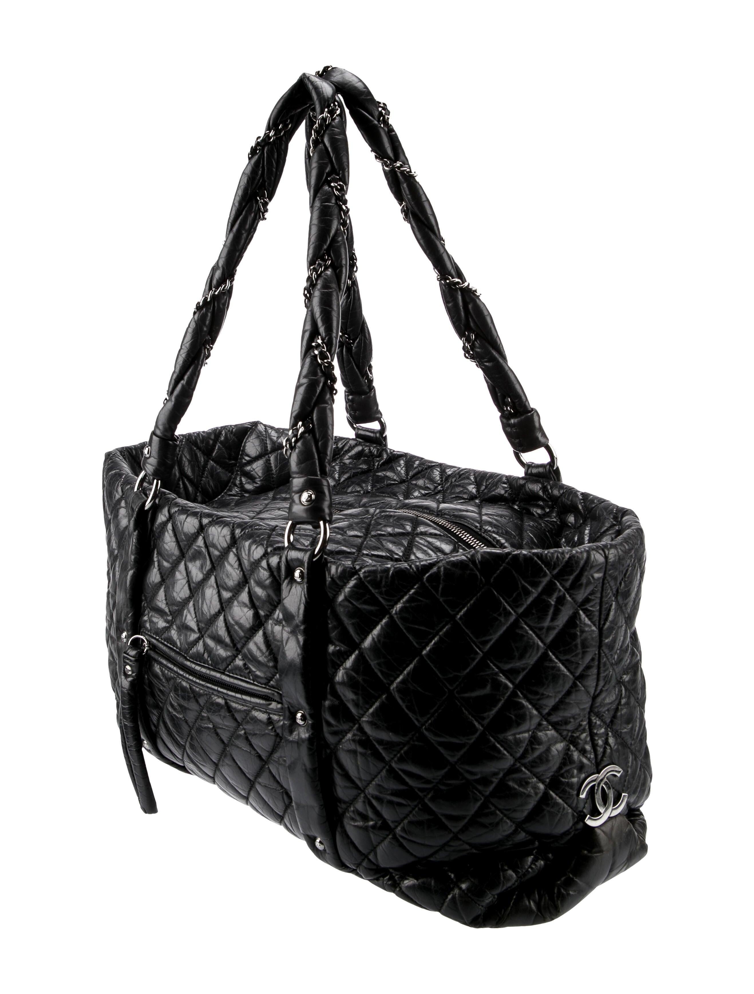 Chanel 2006 Soft Plush Quilted Distressed Leather Large Carry-On Travel Tote Bag For Sale 8