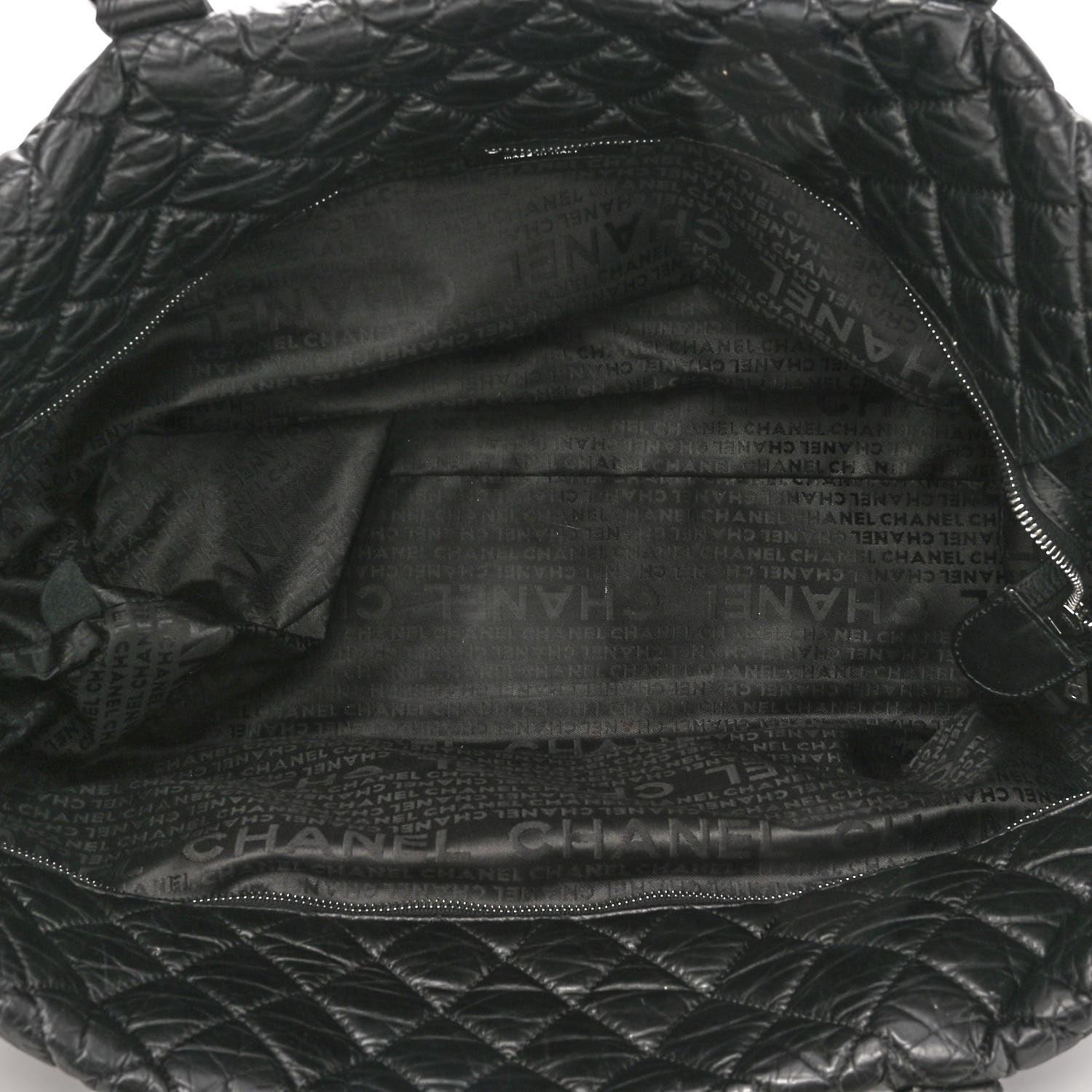 Chanel 2006 Soft Plush Quilted Distressed Leather Large Carry-On Travel Tote Bag For Sale 11