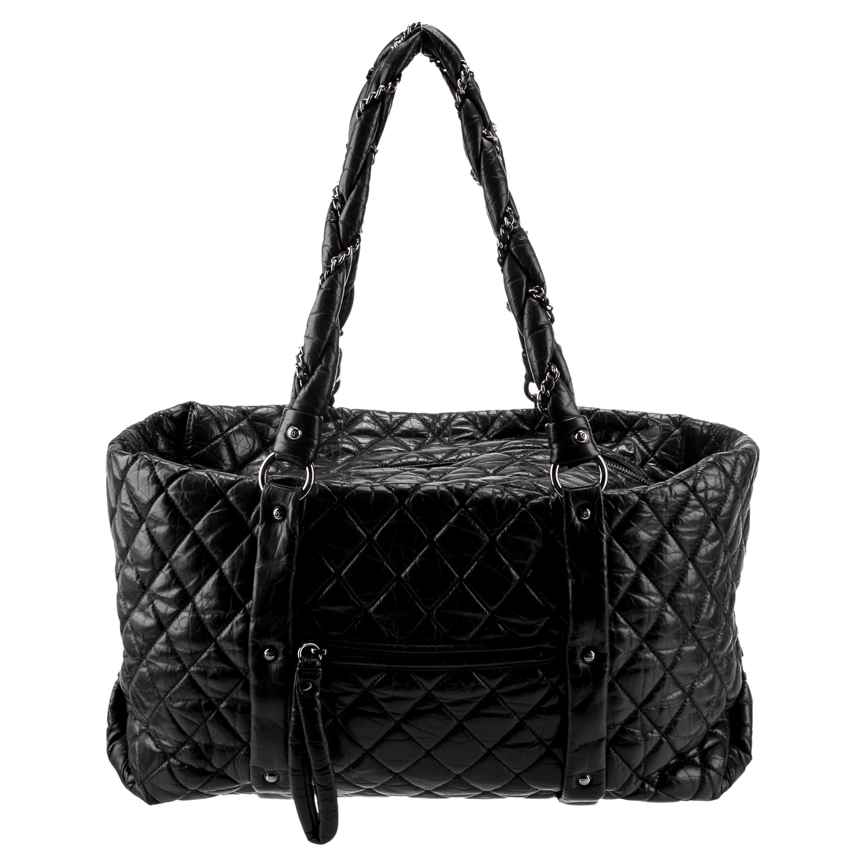 Chanel 2006 Soft Plush Quilted Distressed Leather Large Carry-On Travel Tote Bag For Sale 1