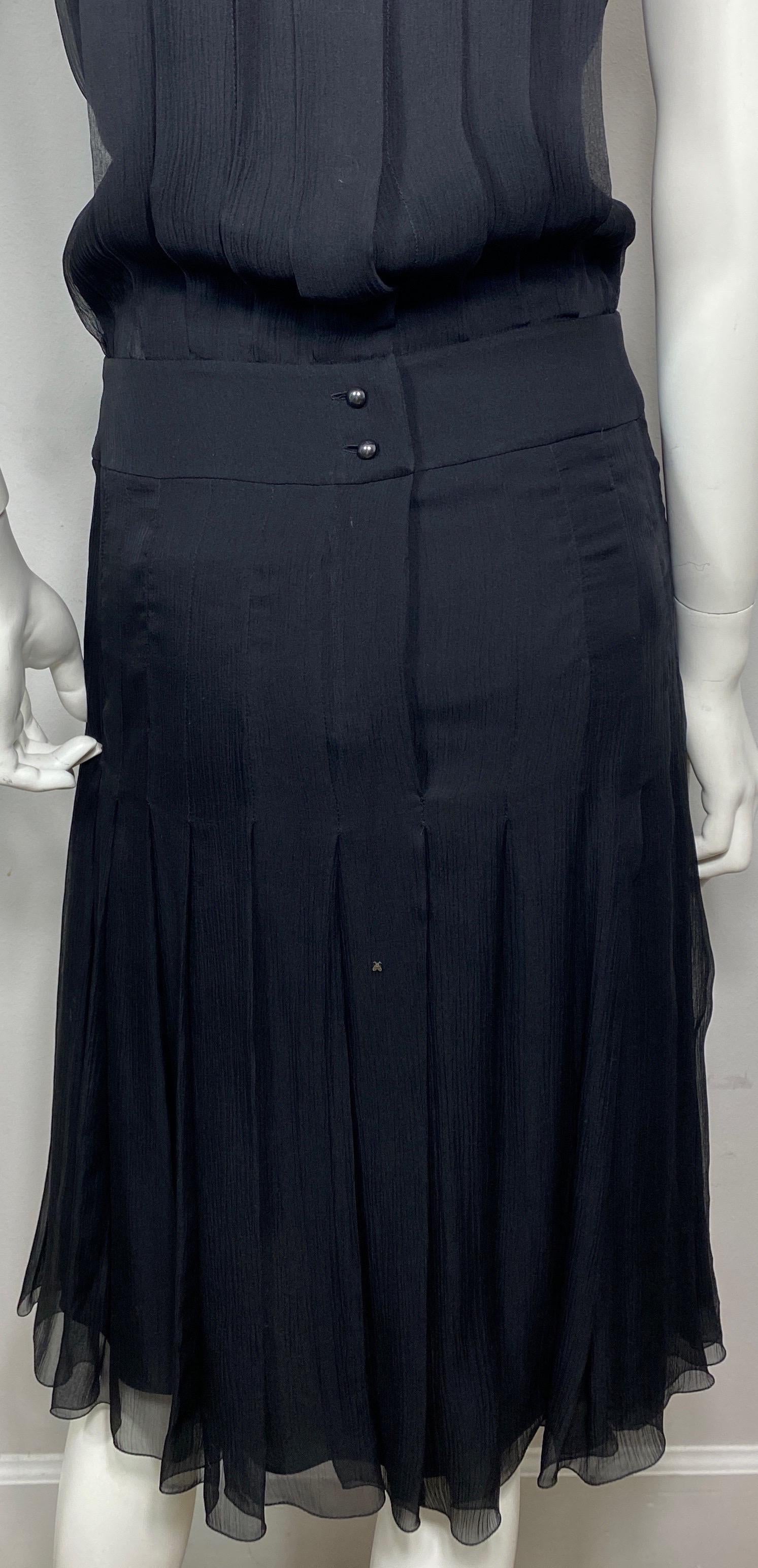 Chanel 2006C Black Silk Chiffon Sleeveless Dress-Size 40 For Sale 8