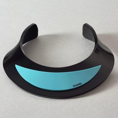 Collier ras du cou en résine noire et bleue CHANEL 2007 AUTUMN