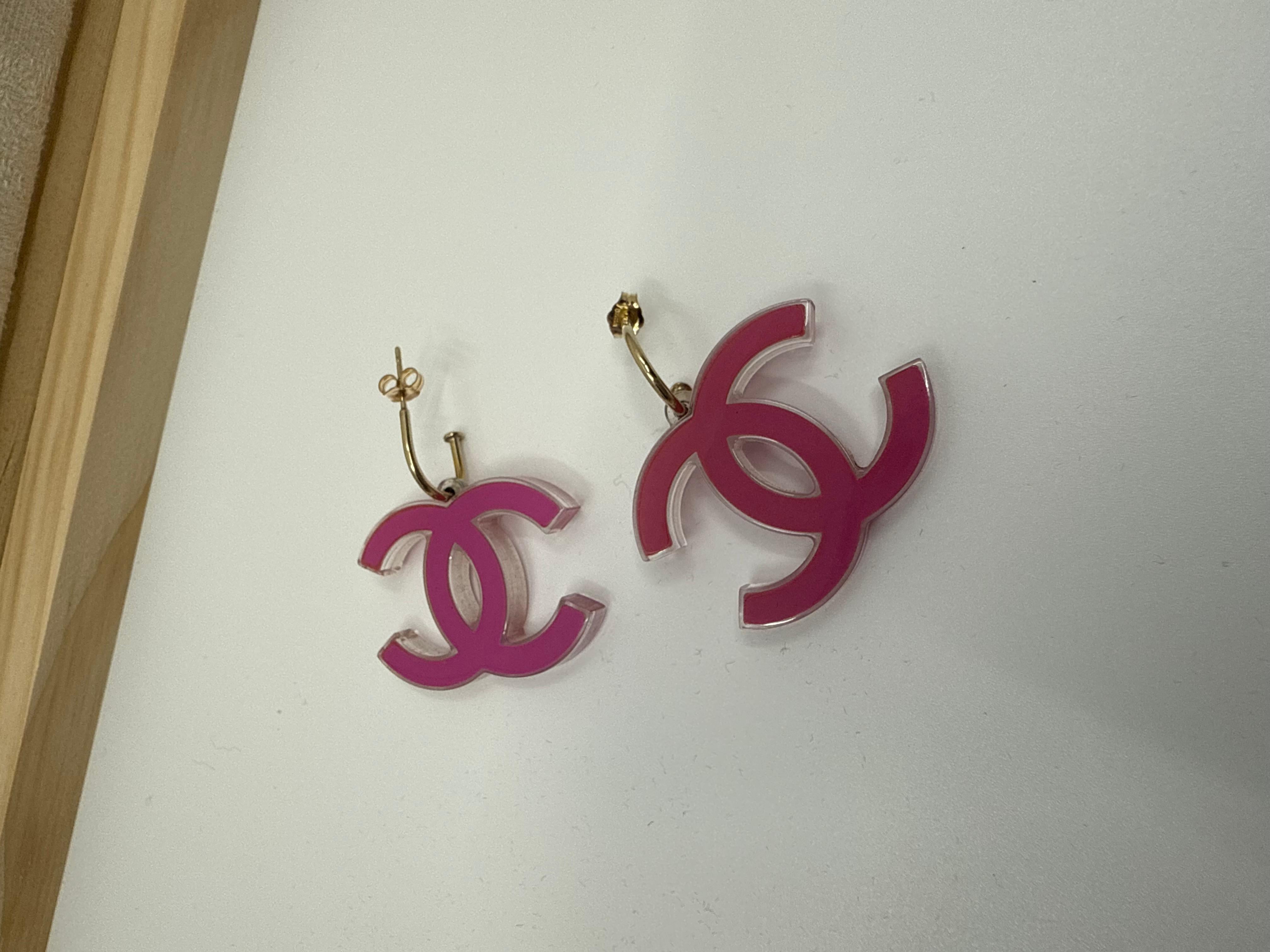 Orecchini Chanel 2007 Barbie Pink Lucite CC in vendita 3