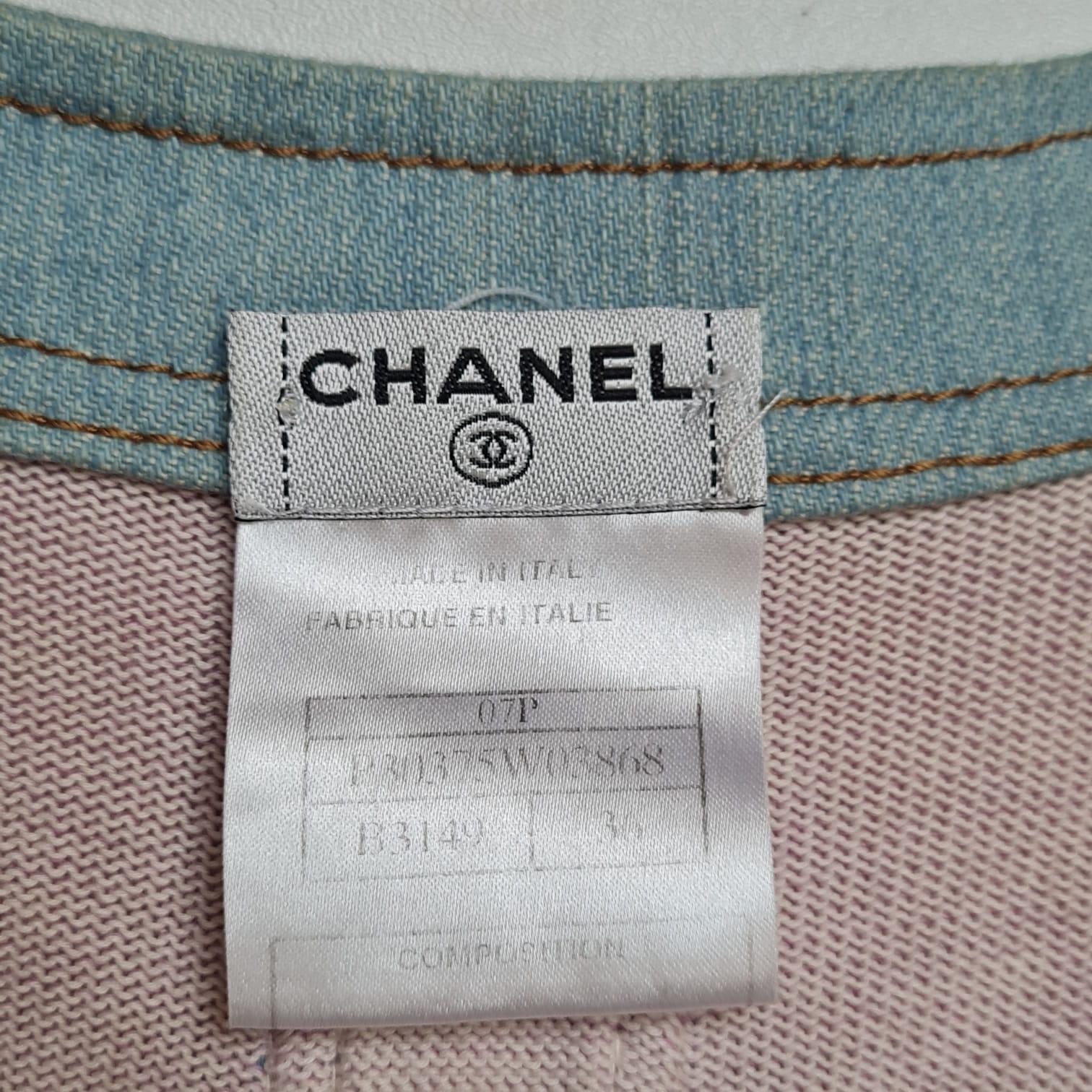 Veste cardigan en denim et cachemire Chanel 2007 en vente 11