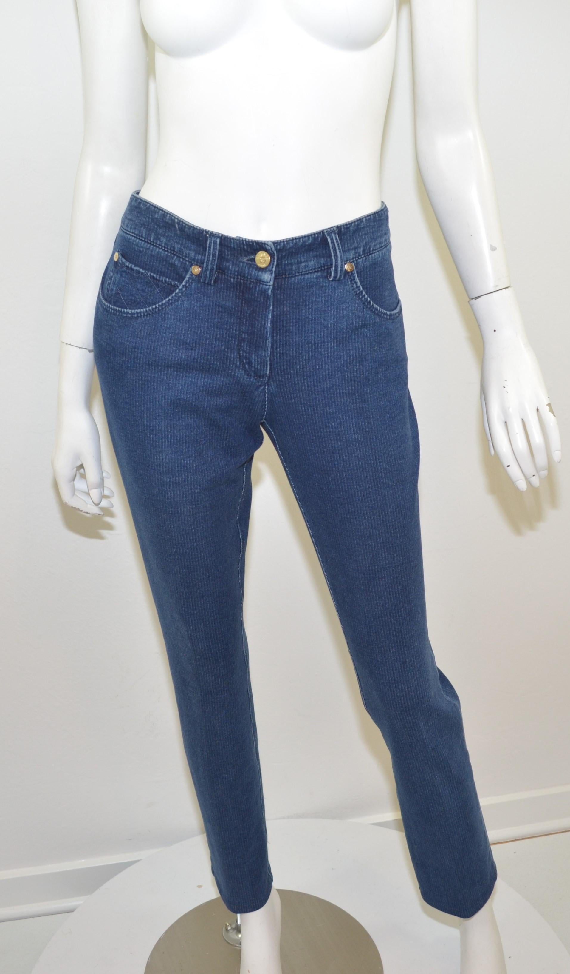 Chanel 2007 P denim pants composed with a cotton and spandex blend, button and zipper fastening, and functional front and back pockets. Pants are a size 40, made in France. 

Waist 32''
Hips 40''
Rise 9''
Inseam 29.5'' 
Length 39''