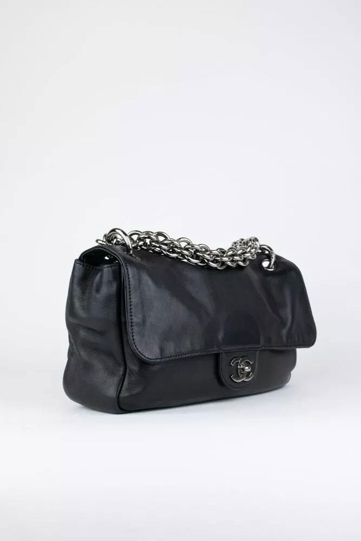 Black Chanel 2007 Rare Modern Thick Chunky Chain Soft Lambskin Classic Flap Bag For Sale