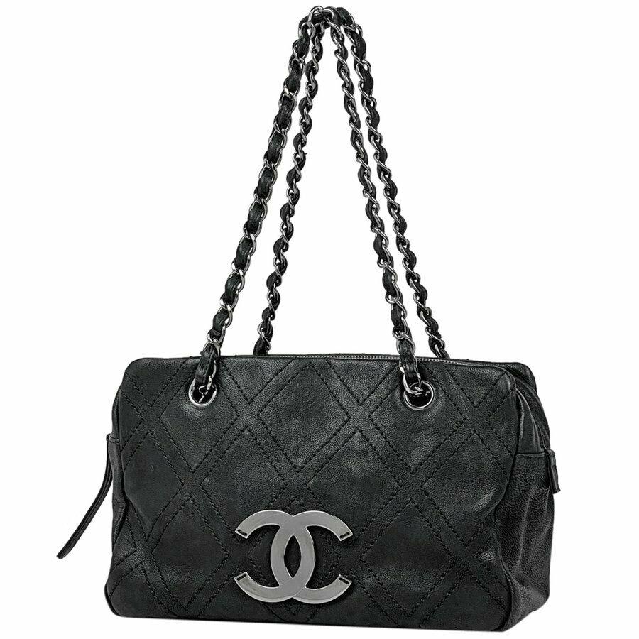 Women's or Men's Chanel 2007 Vintage Calfskin Leather Small Medium CC Logo Black Shopping Tote For Sale