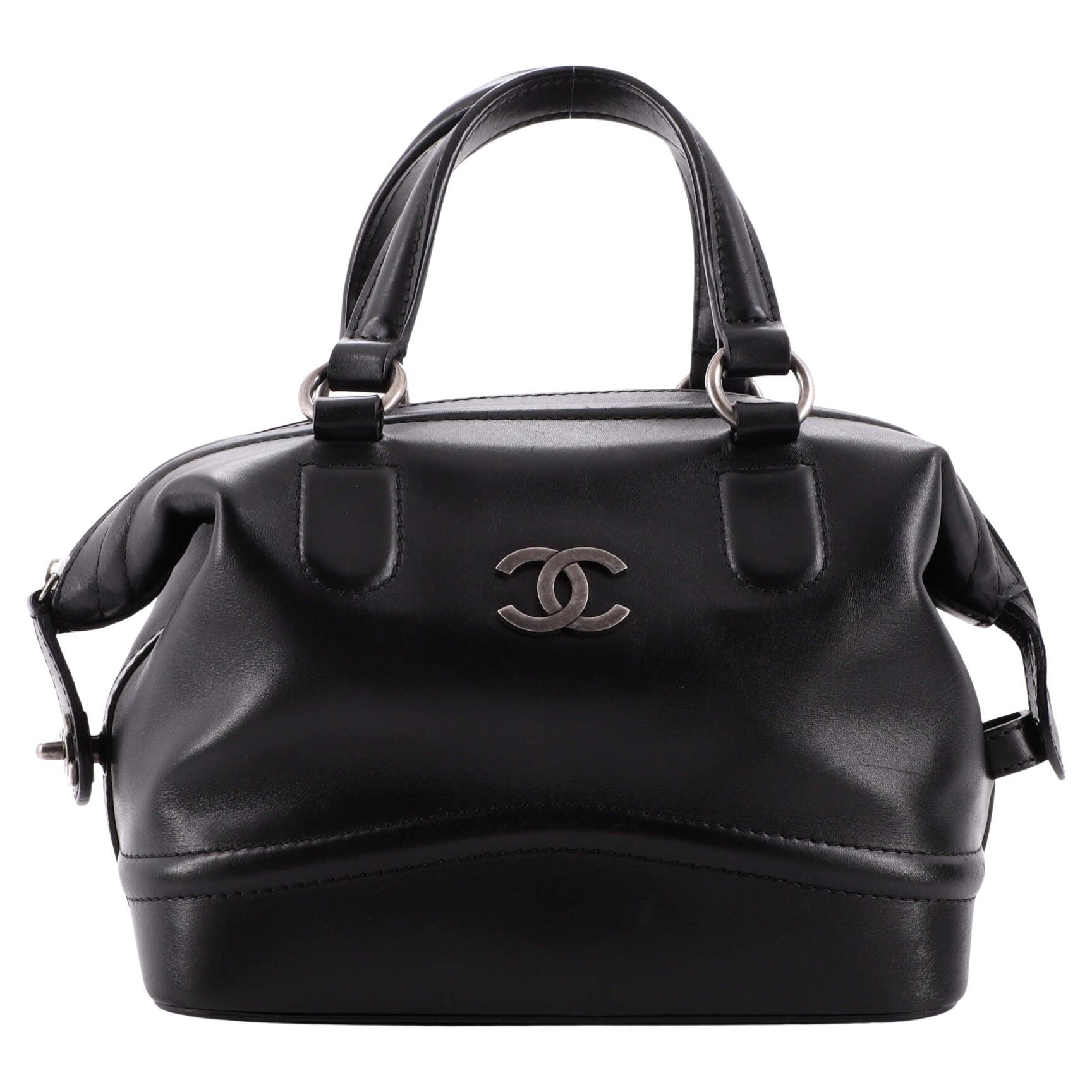 Chanel 2007 Vintage Calfskin Satchel Bowler Medium Tote Bag  In Good Condition For Sale In Miami, FL