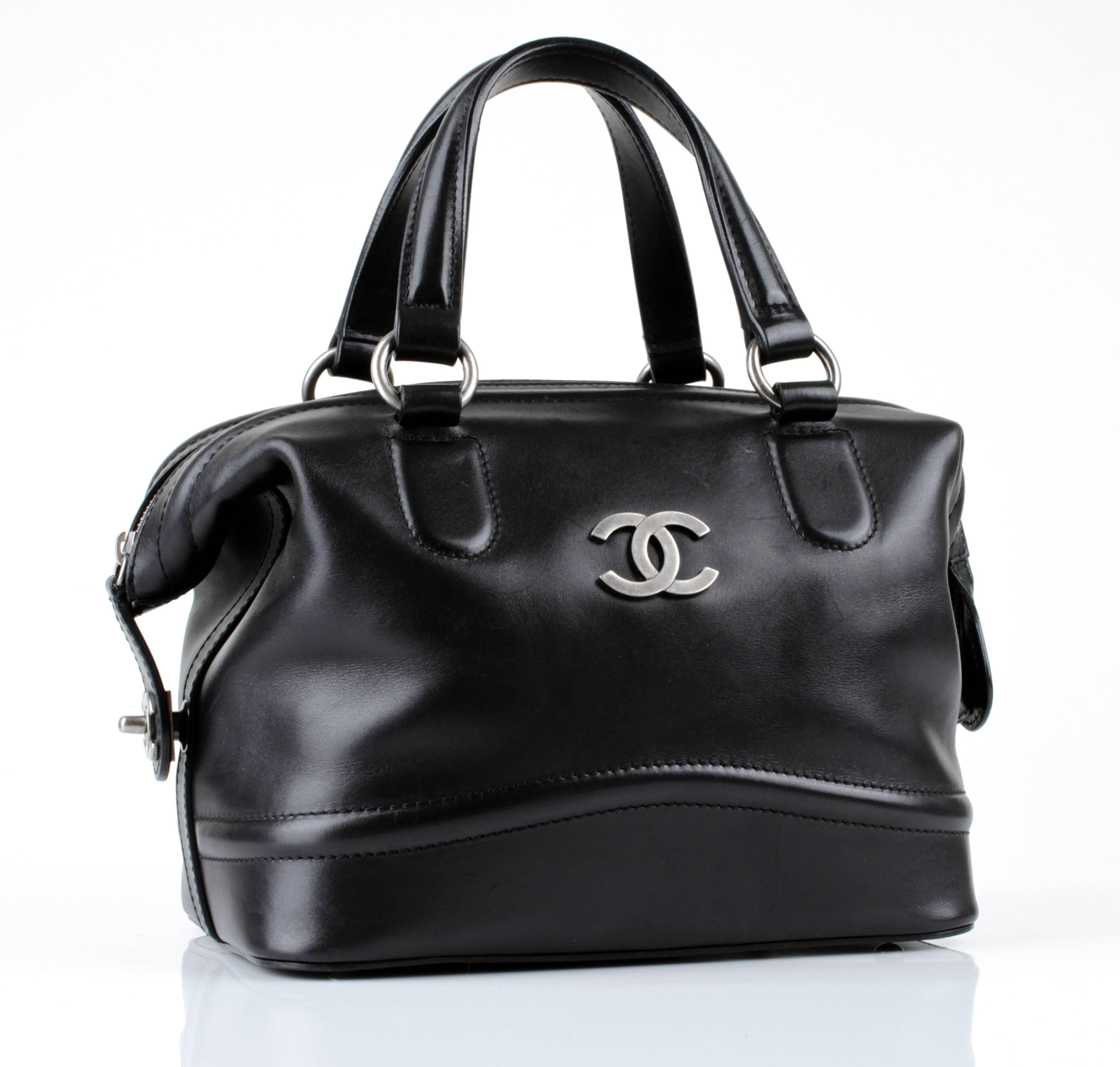 Women's or Men's Chanel 2007 Vintage Calfskin Satchel Bowler Medium Tote Bag  For Sale
