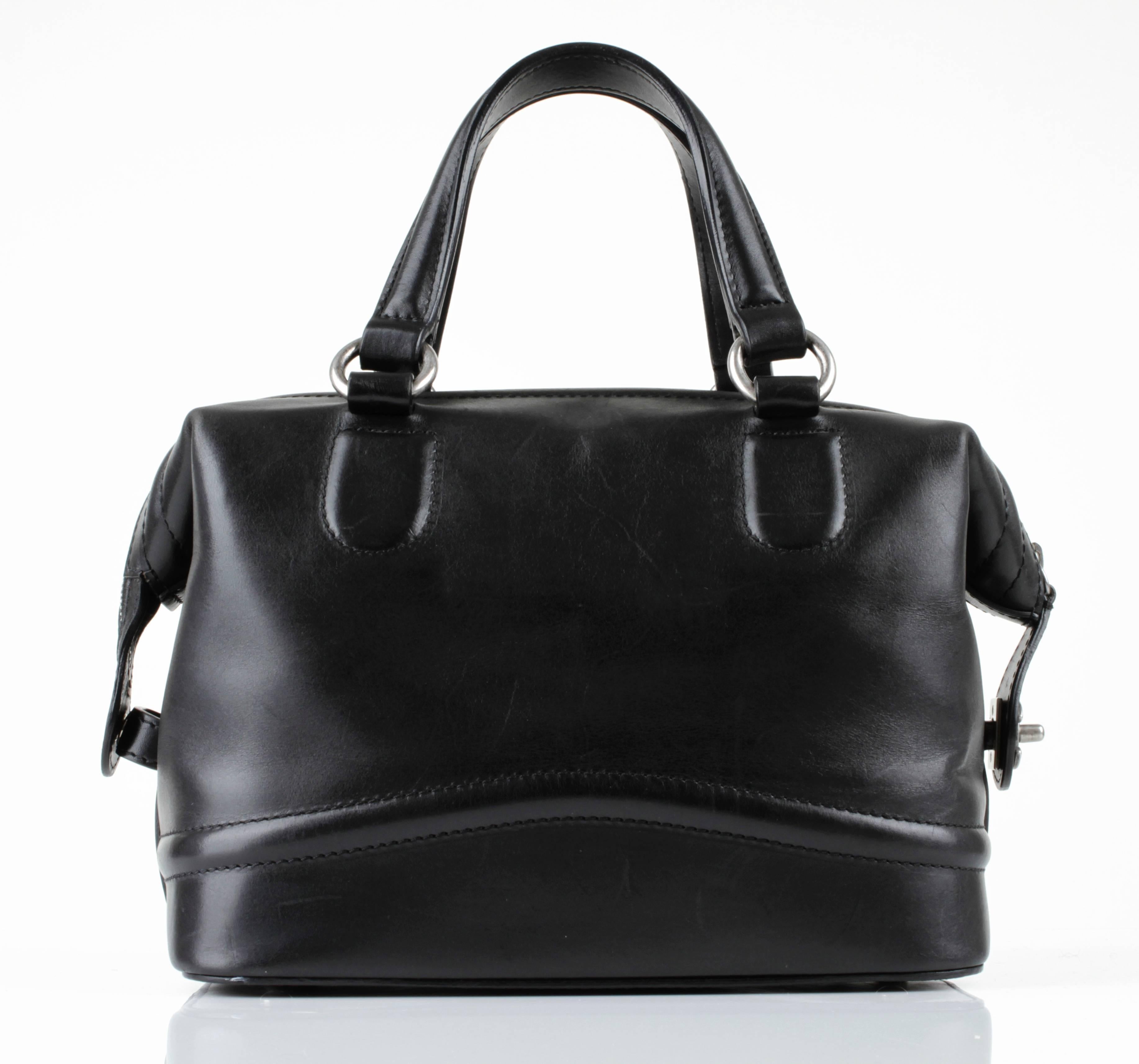 Women's or Men's Chanel 2007 Vintage Calfskin Satchel Bowler Medium Tote Bag For Sale
