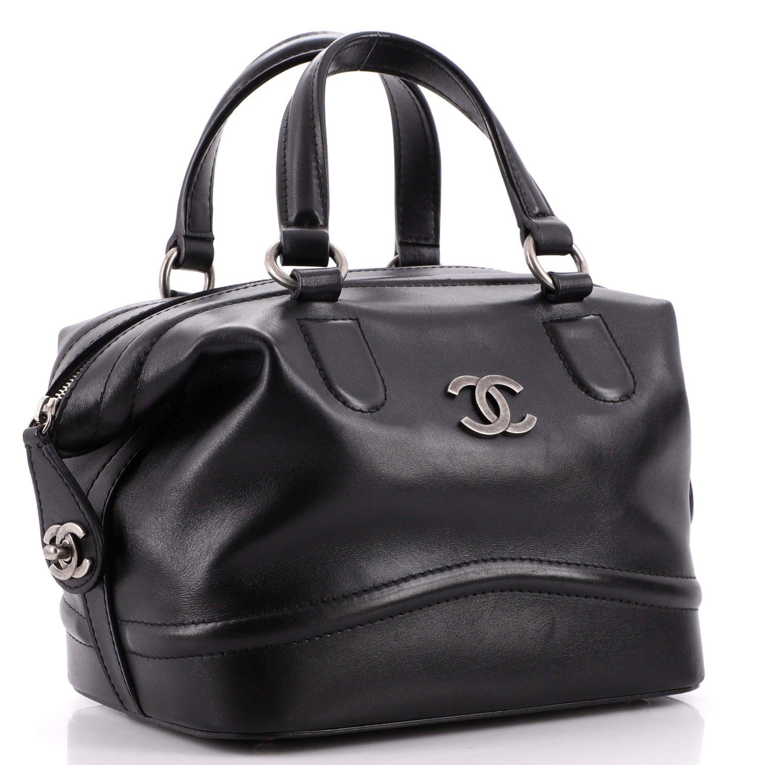 Chanel 2007 Vintage Calfskin Satchel Bowler Medium Tote Bag  For Sale 3