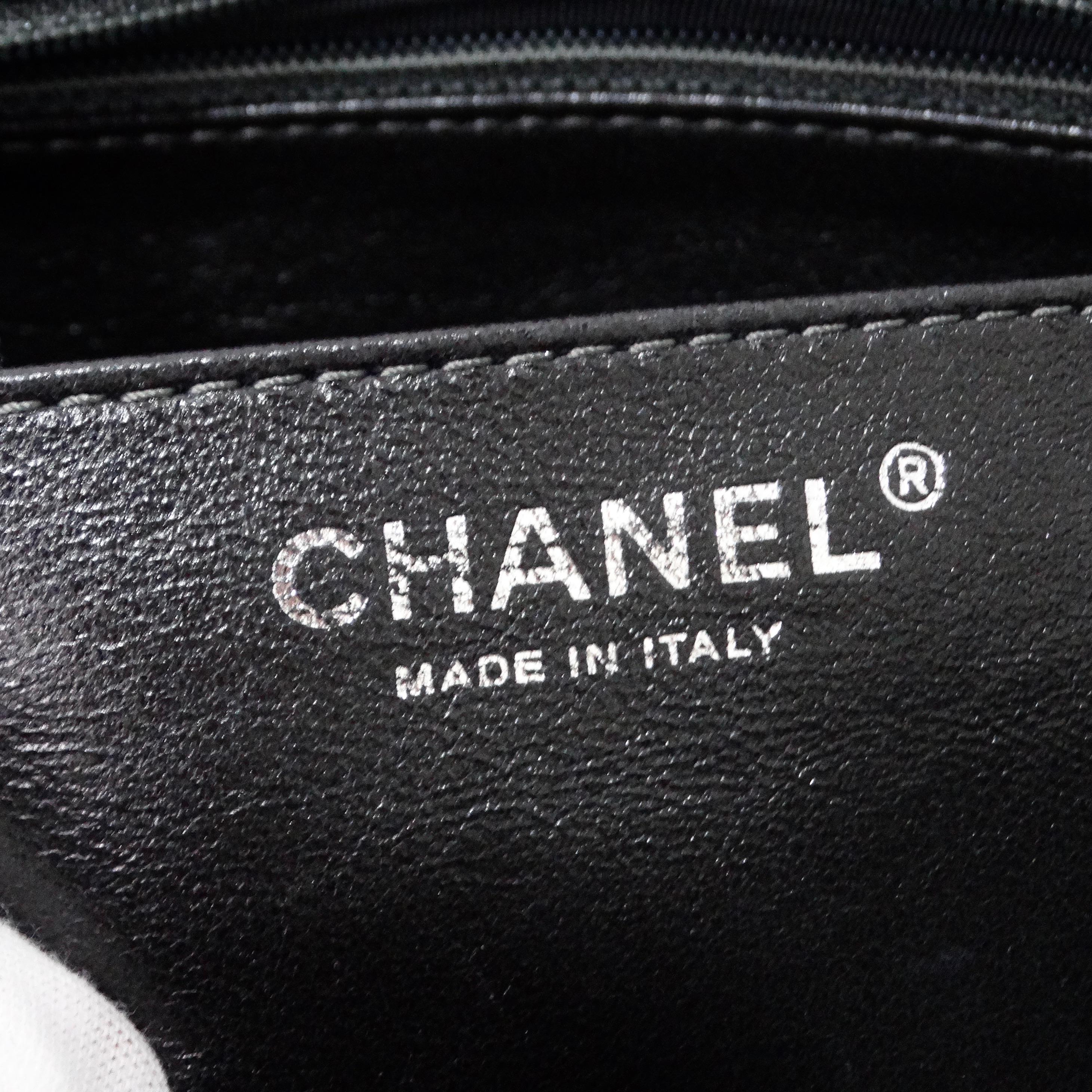 Chanel 2008-2009 - Jumbo matelassé vert métallisé à rabat unique en vente 12