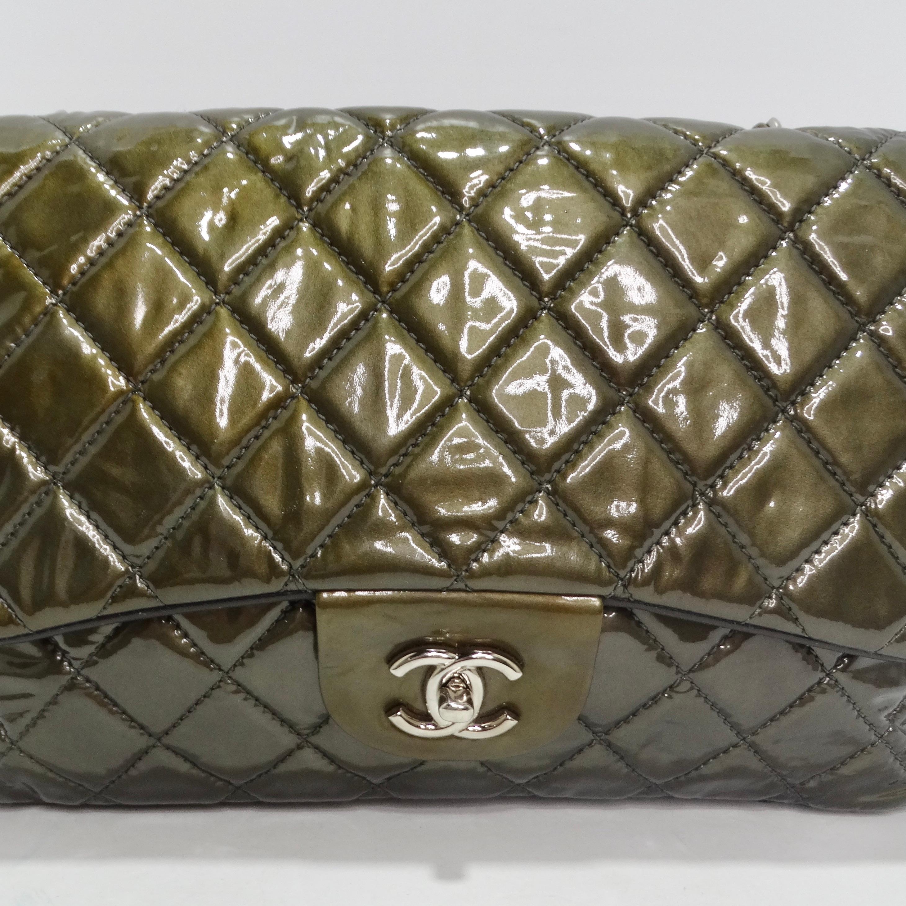 Chanel 2008-2009 Metallic Patent Quilted Jumbo Single Flap Green For Sale 4
