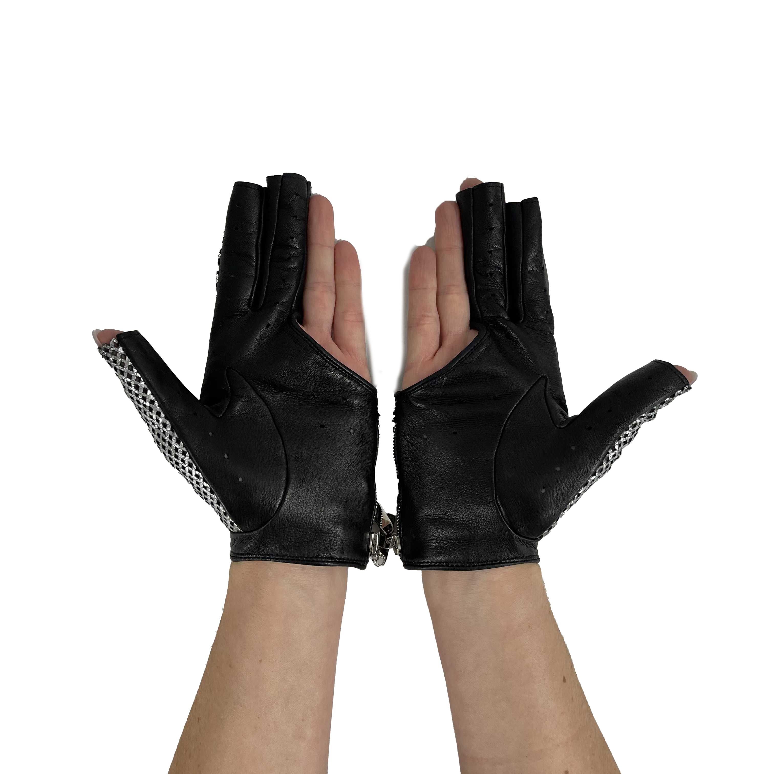 CHANEL 2008 Act 1 Black / Metallic Silver Mesh Leather Gloves 7.5 5