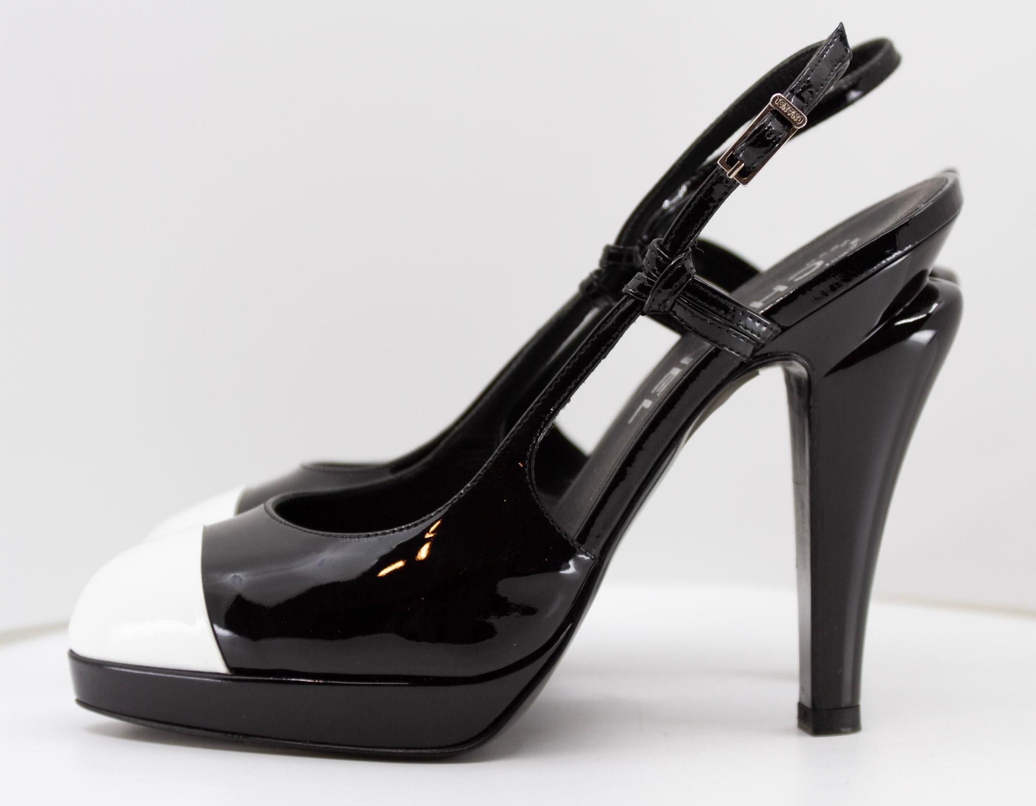 Chanel black + white patent leather slingbacks, 2008

Size 36.5, US 6.5
