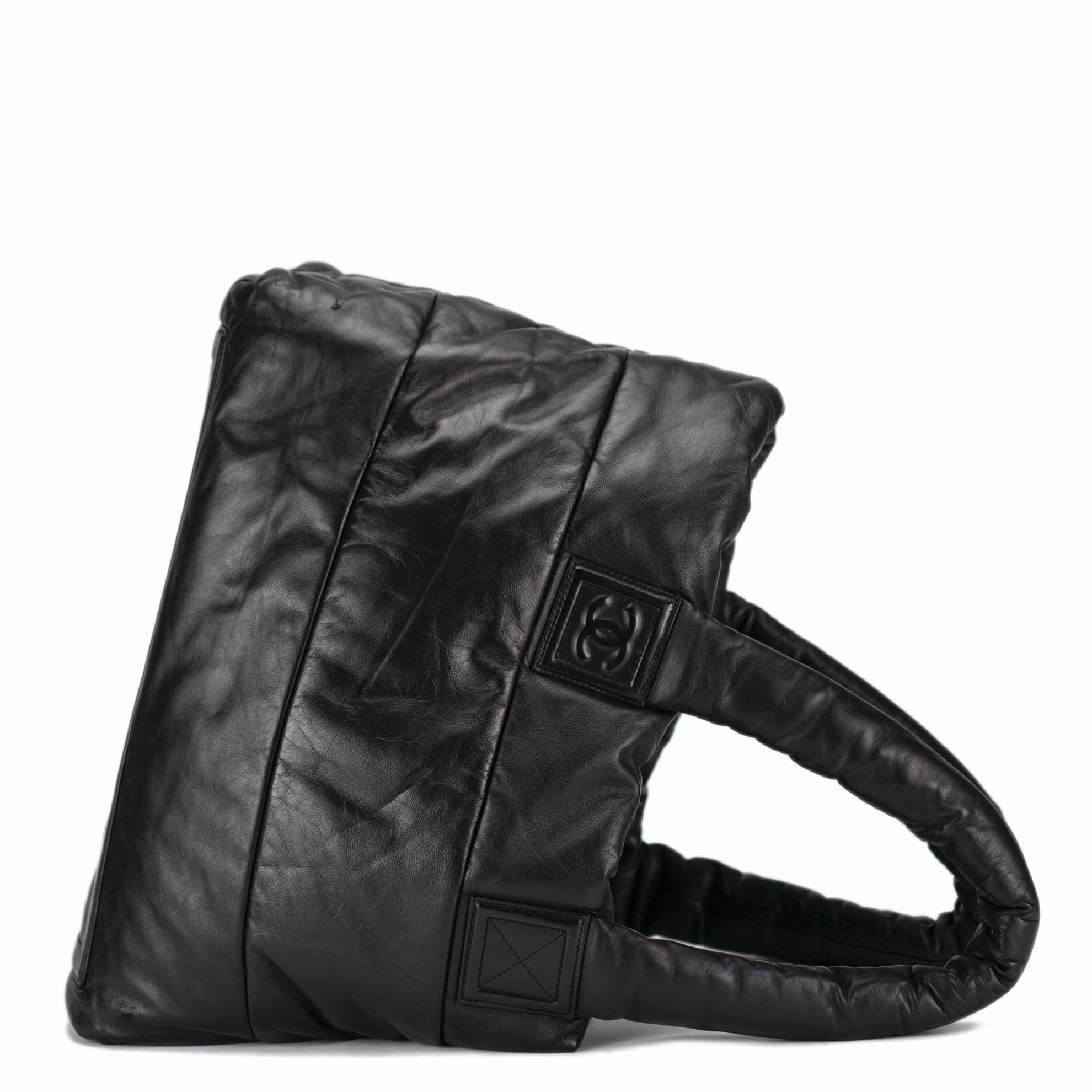 Chanel 2008 Cocoon Réversible Large Black Red Lambskin Travel Tote Carry On Bag  Unisexe en vente