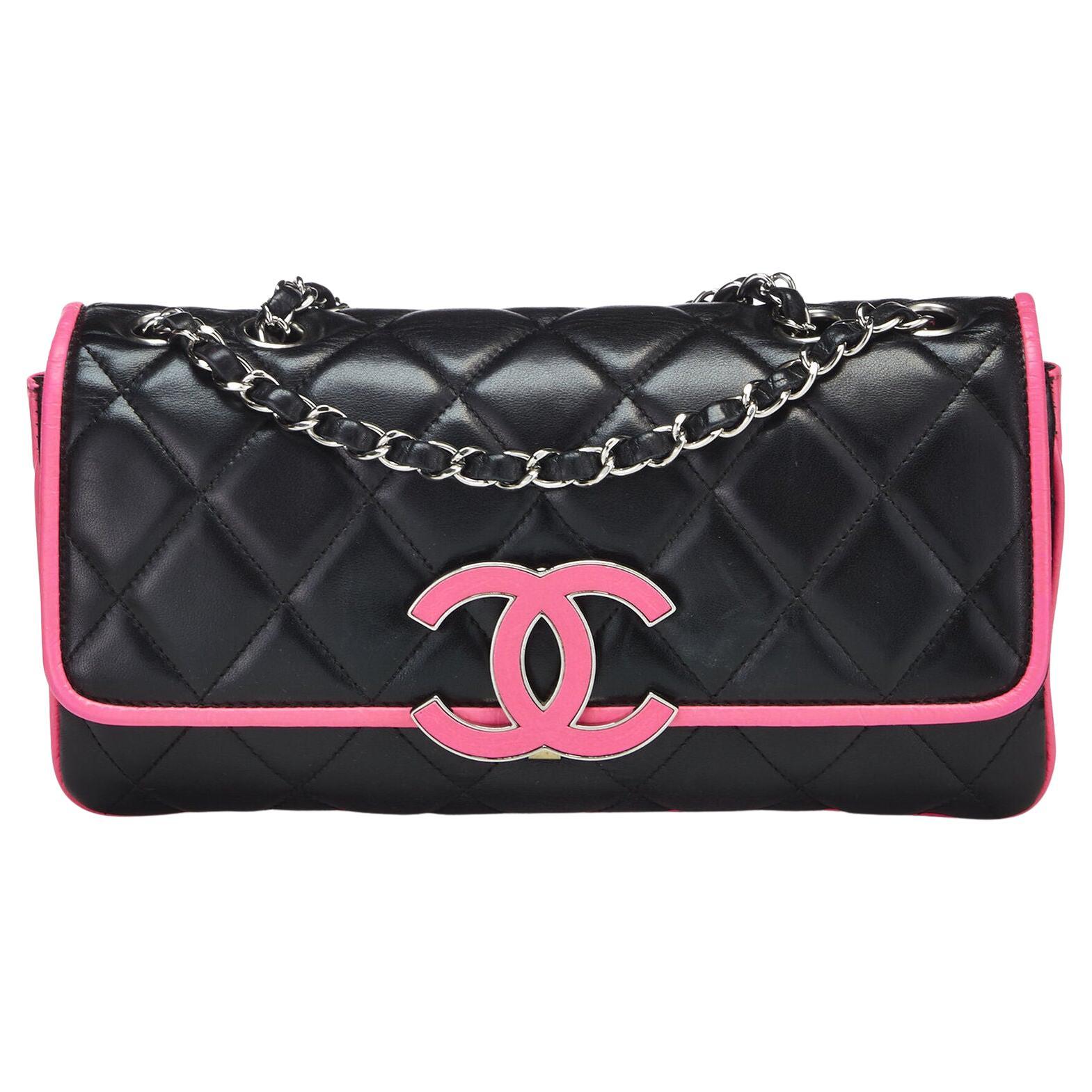 Chanel 2008 Crucero Negro Rosa Pequeño Mediano Logo Acordeón Clásico Bolso Solapa en Bueno estado para la venta en Miami, FL