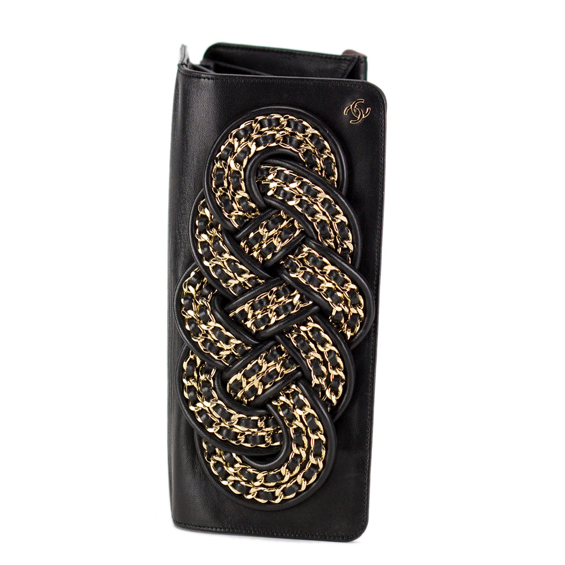 Chanel 2008 Gold Twisted Iconic Chain Braided Knotted Rare Black Lambskin Clutch For Sale 2
