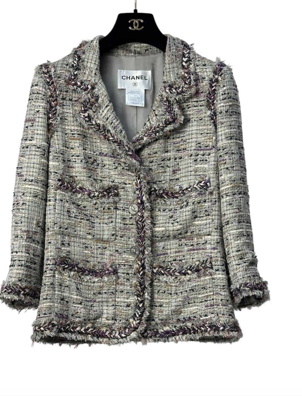 Chanel 2008 Grau Lila Tweed Fransen Jacke Sz.36 im Angebot