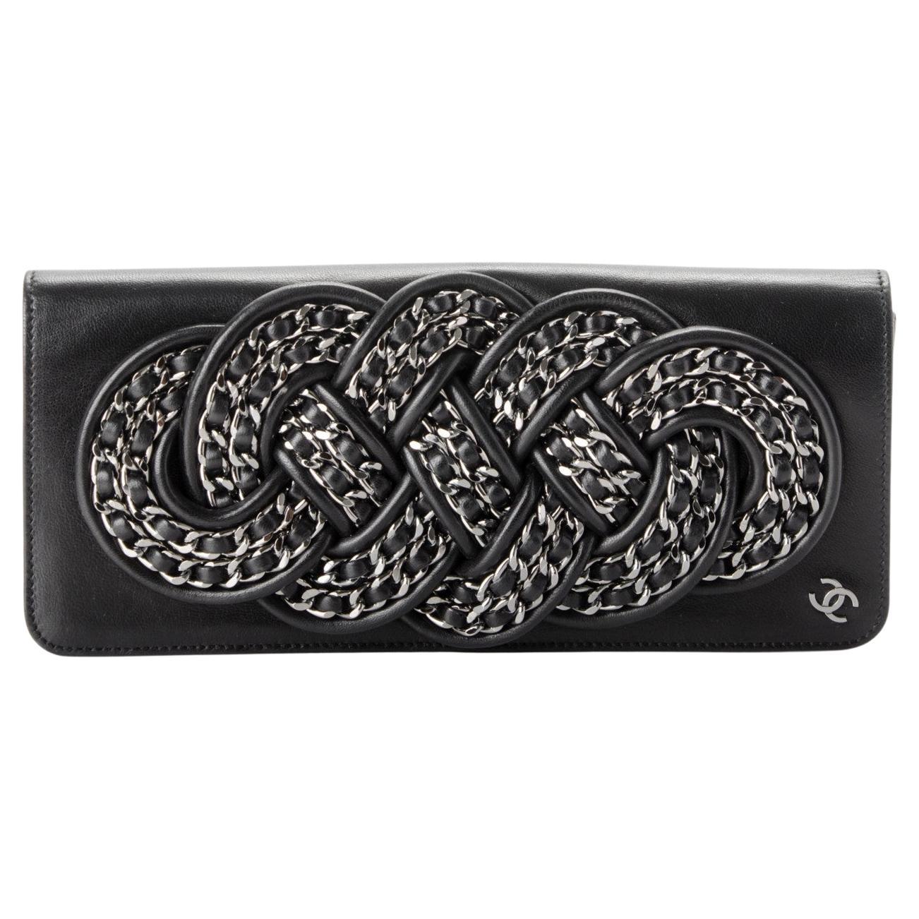 Chanel 2008 Iconic Twisted Silver Chain Knotted Lambskin Gala Evening Clutch Bag For Sale