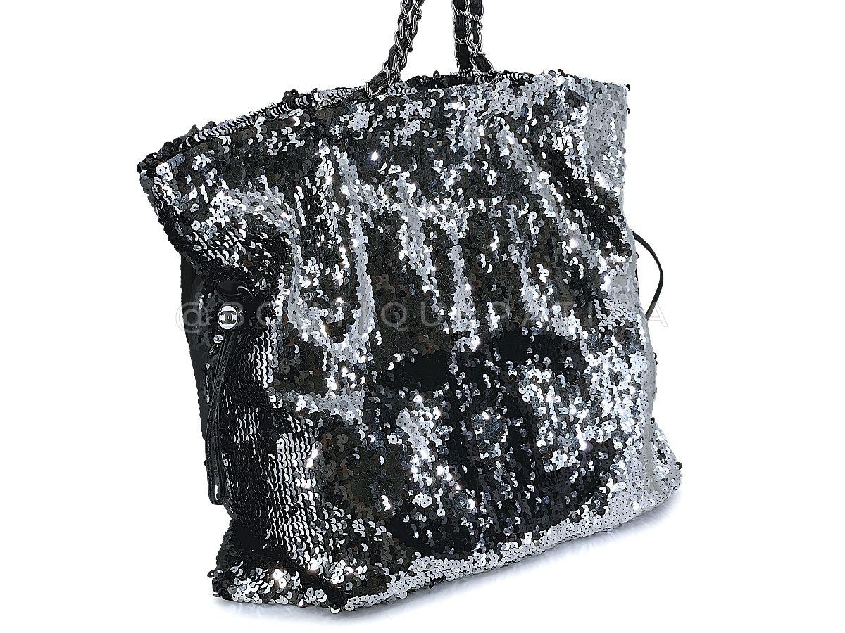 Chanel 2008 Limited XL Summer Nights Reversible Sequin Tote Bag 67793 en vente 2