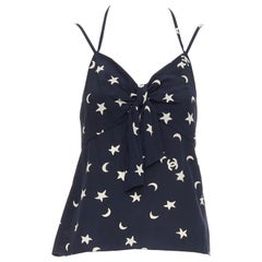 CHANEL 2008 azul marino blanco roto 100% seda CC logo luna estrella lazo camisola FR36 S