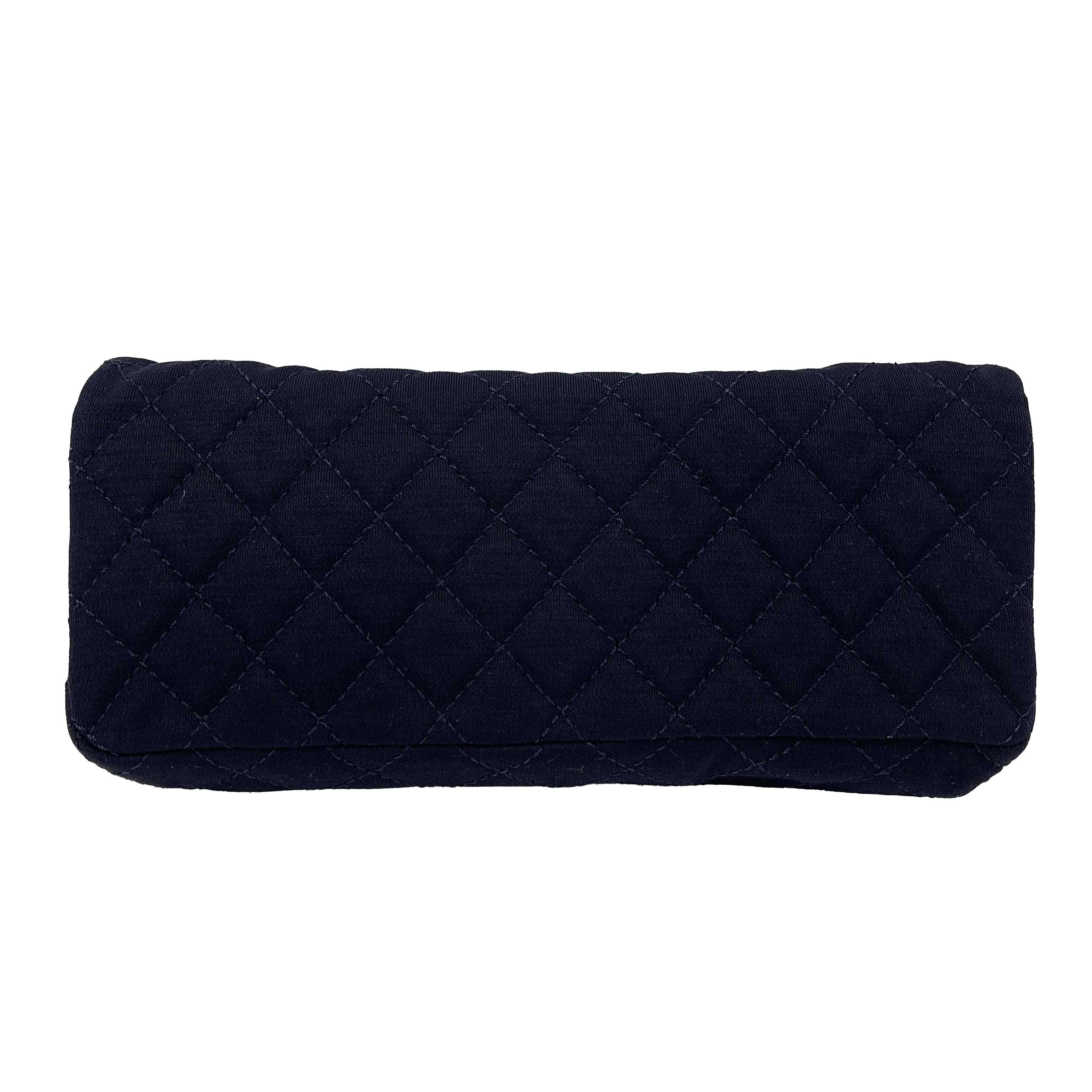 CHANEL - Excellent - 2008 Paris London Union Jack Flap  Clutch Shoulder - Navy Blue - Handbag

Description

Pre-Fall 2008 Collection.
This limited edition clutch can also be worn as a shoulder bag.
Features, navy quilted canvas with a box chain long