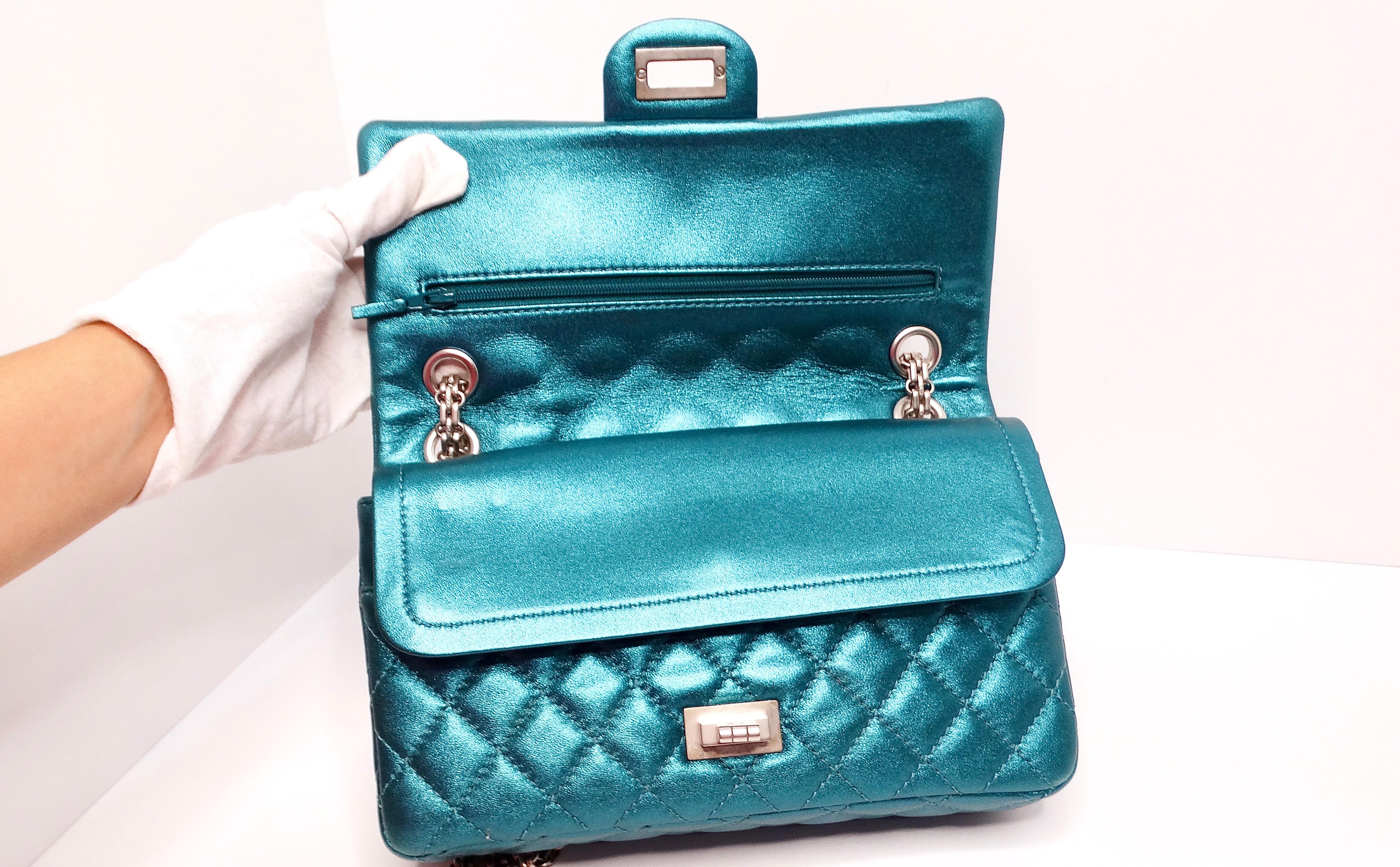 Chanel 2008 Reissue 2.55 Mademoiselle Metallic Turquoise Leather Shoulder Bag In Good Condition For Sale In Scottsdale, AZ