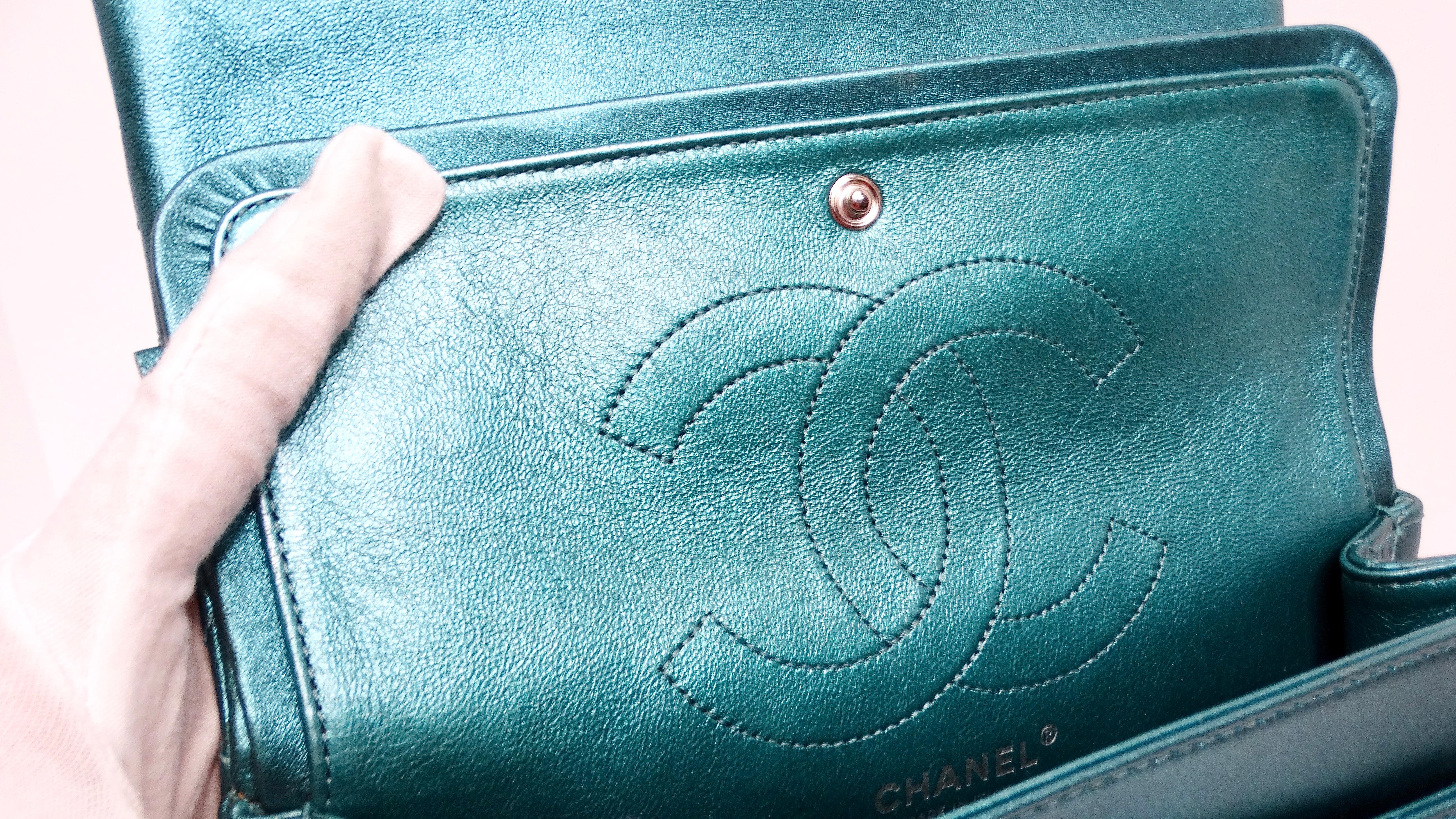 Chanel 2008 Reissue 2.55 Mademoiselle Metallic Turquoise Leather Shoulder Bag For Sale 1