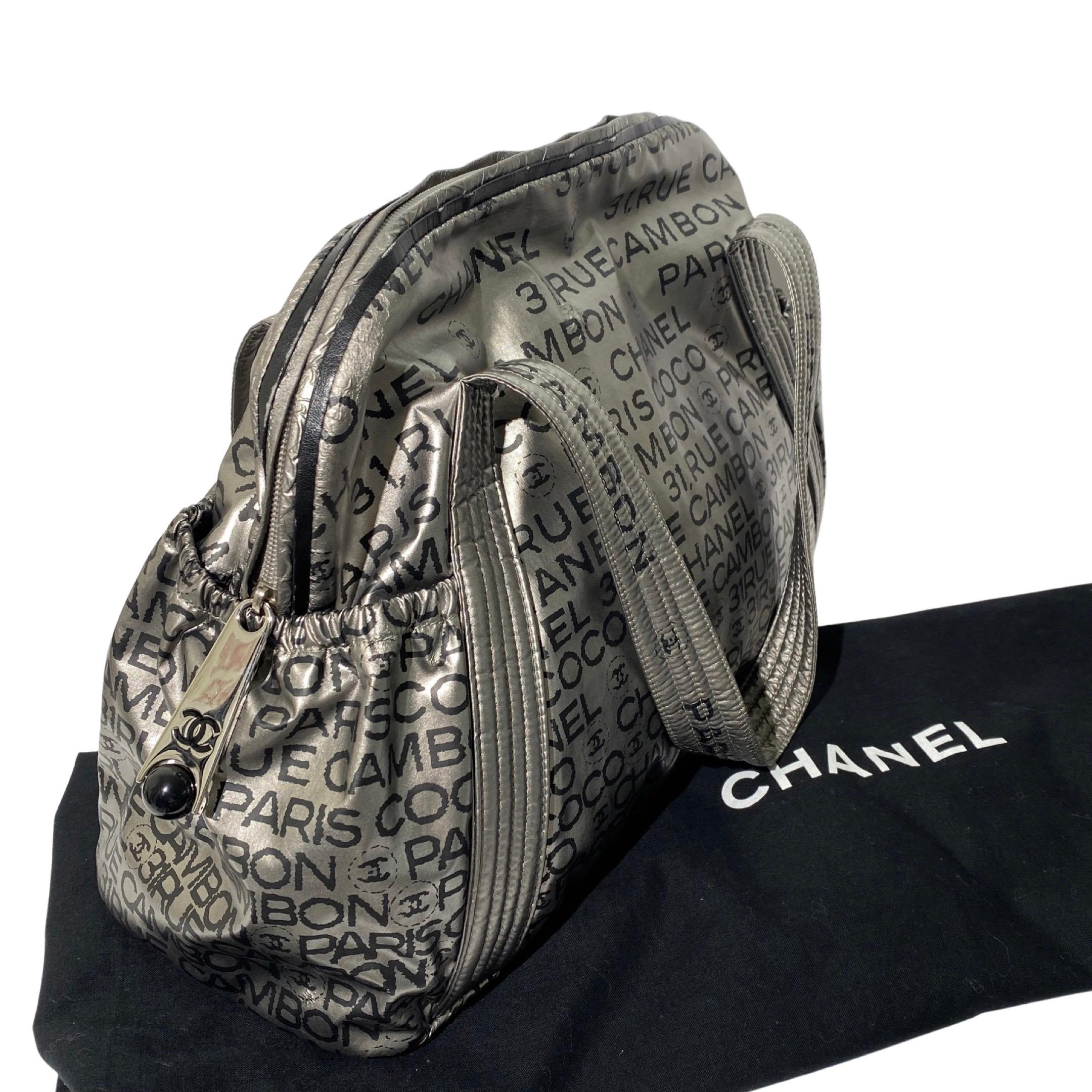 Chanel 2008 Unlimited Rue Cambon 32 Silber Bowlingtasche im Angebot 5