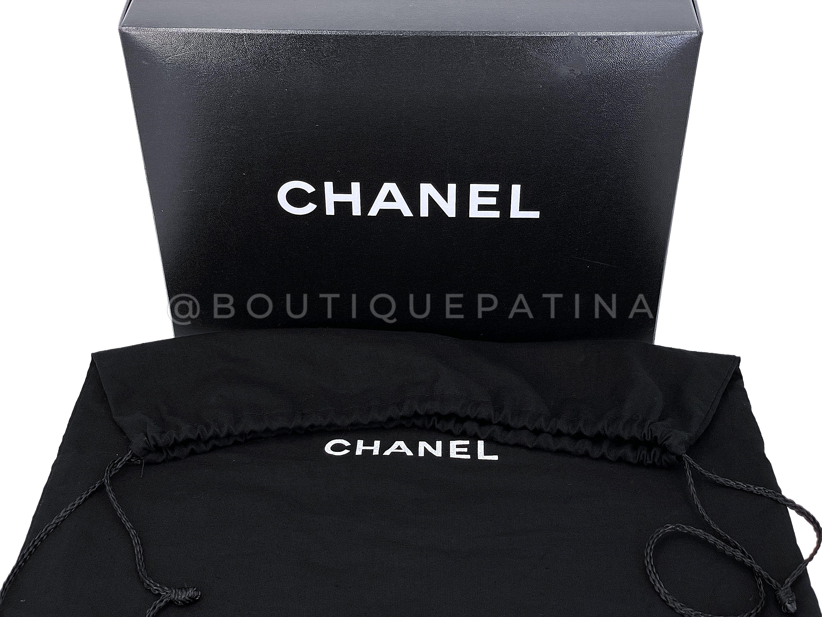 Chanel 2008 Vintage Black Caviar Medium Classic Double Flap Bag 24k GHW 67224 For Sale 9
