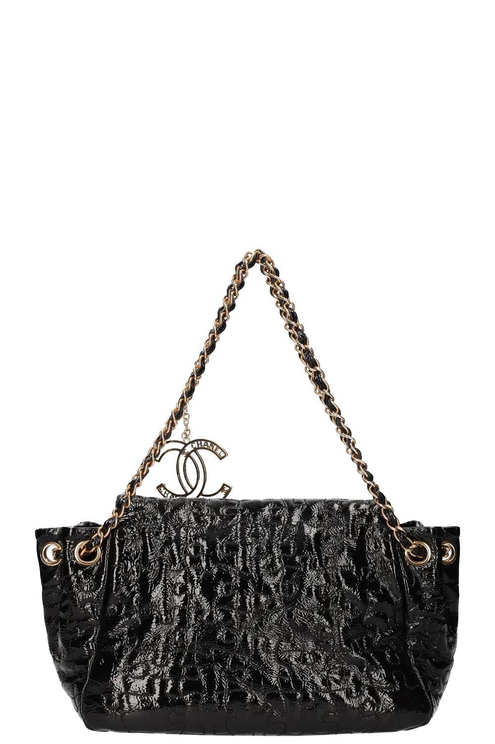 Chanel 2008 Vintage Edición Limitada Bolso de hombro con solapa de rompecabezas de charol en venta 2
