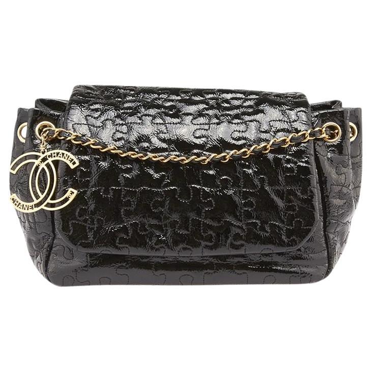 Chanel 2008 Vintage Edición Limitada Bolso de hombro con solapa de rompecabezas de charol en venta
