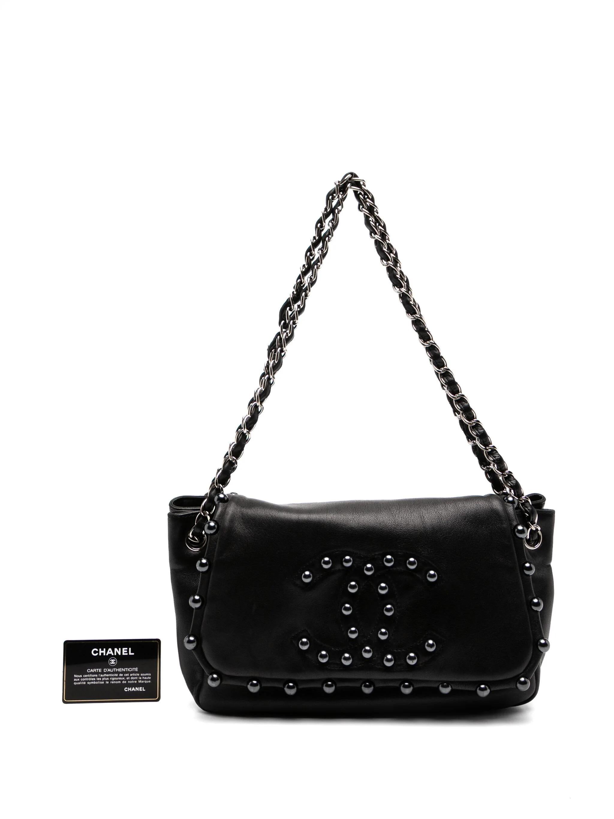 Chanel 2008 Vintage Rare So Black CC Pearl Medium Classic Flap Bag For Sale 3
