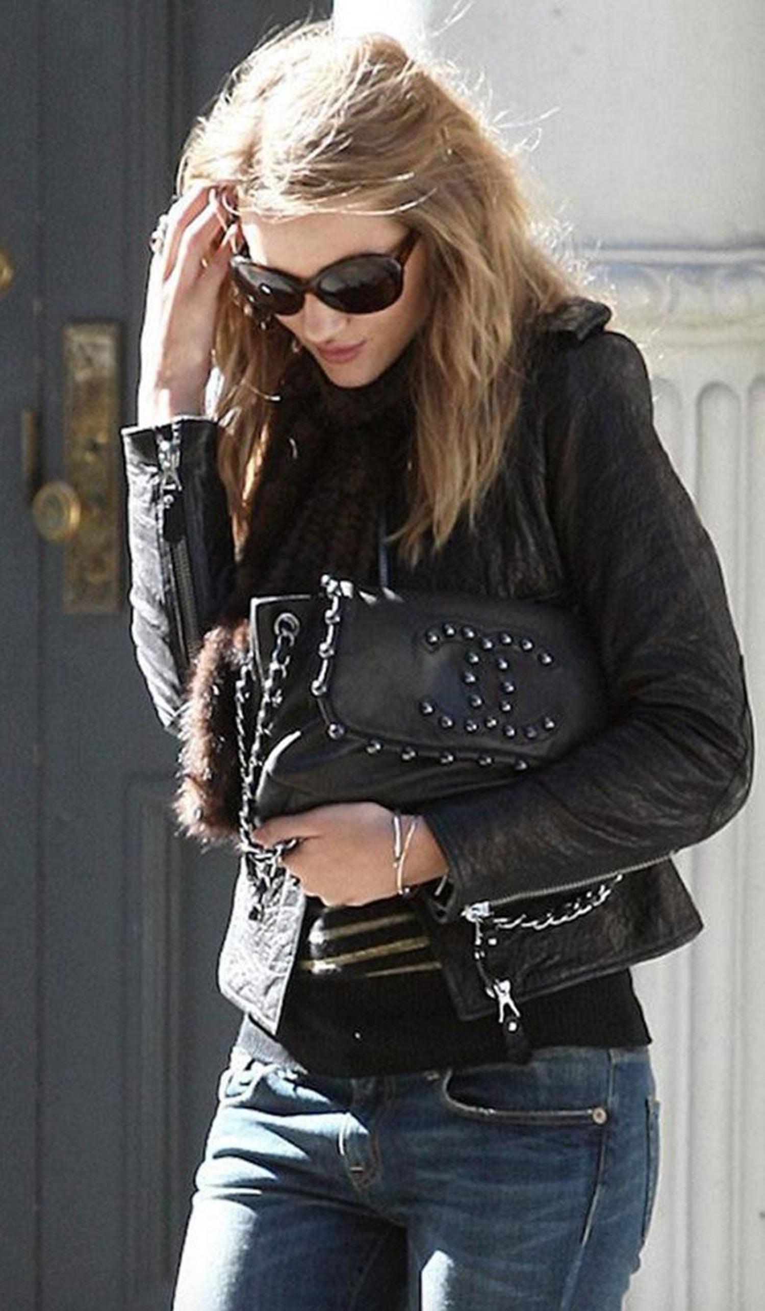 Chanel 2008 Vintage Rare So Black CC Pearl Medium Classic Flap Bag For Sale 5