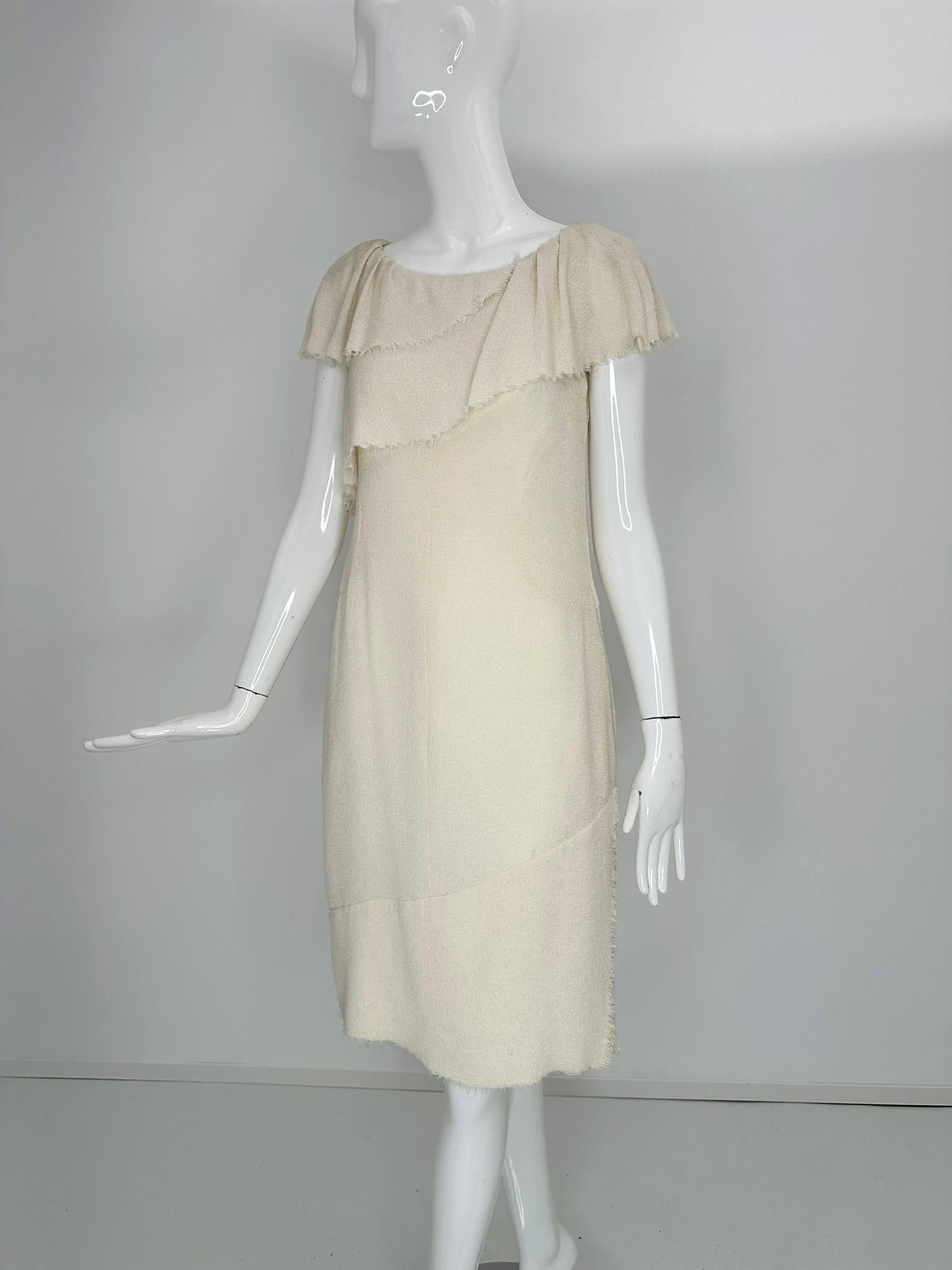 Chanel 2008P White Boucle Raw Edge Ruffle & Hem Day Dress 34 en vente 10