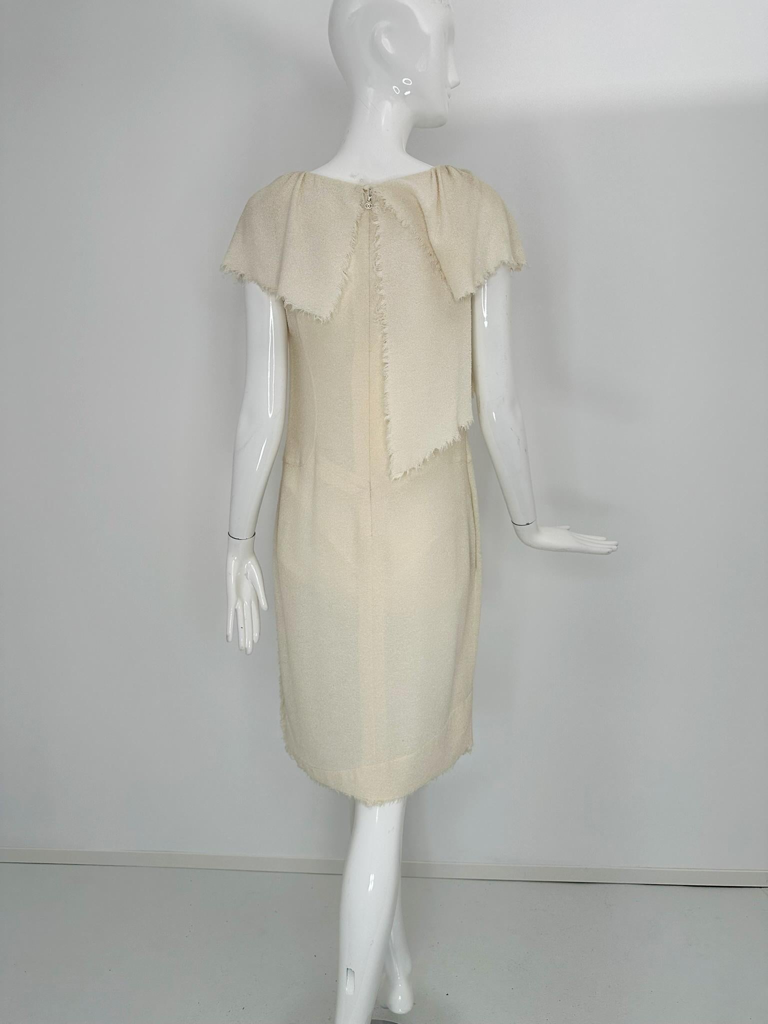 Chanel 2008P White Boucle Raw Edge Ruffle & Hem Day Dress 34 en vente 3