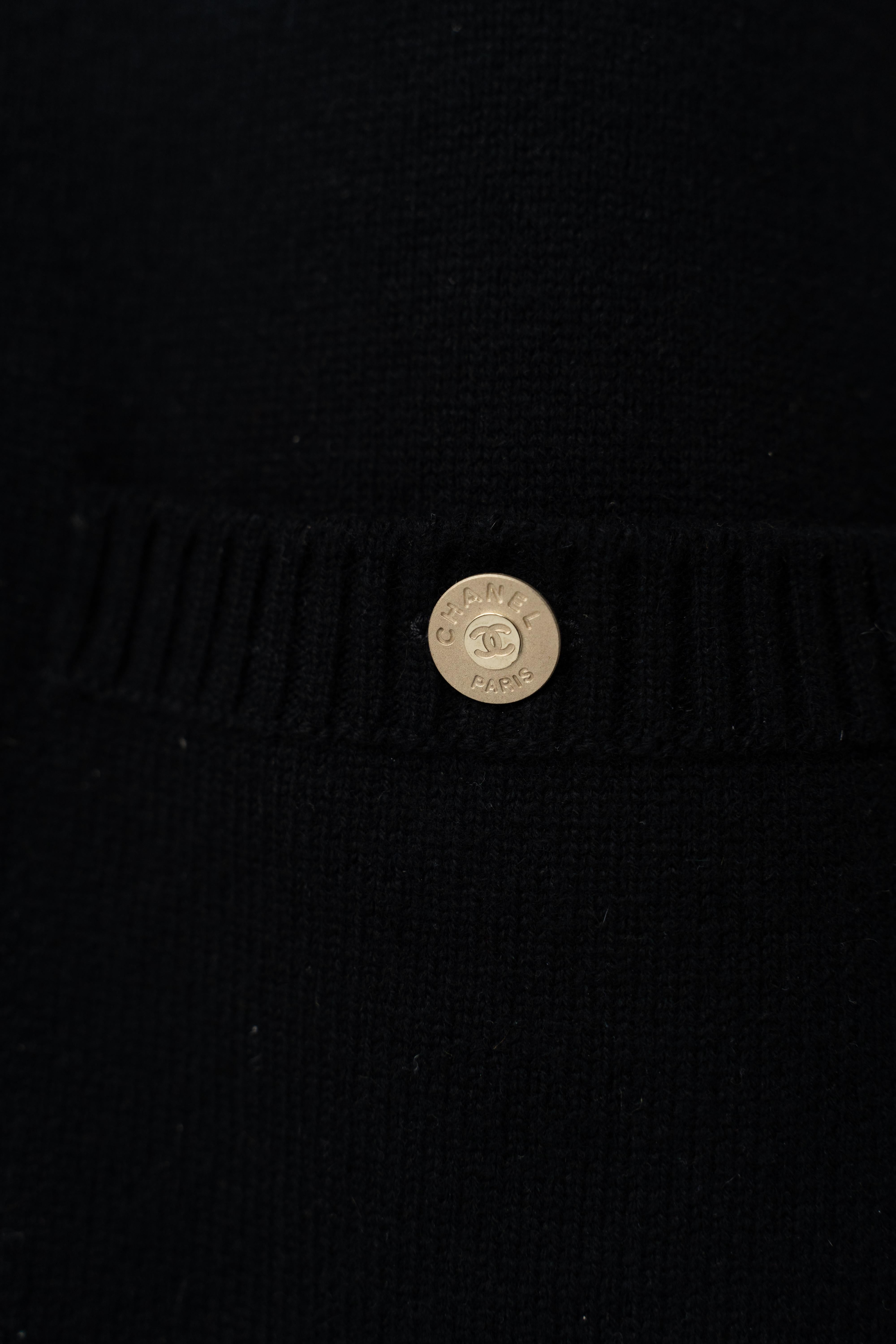 Chanel 2009 09 A & Karl Lagerfeld  Vestido de punto de cachemira negro talla grande en venta 1