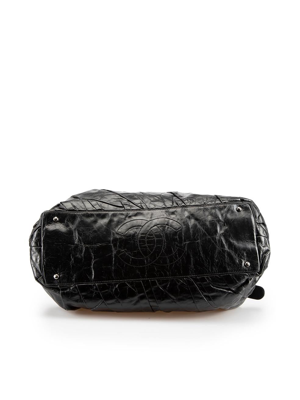 Women's Chanel 2009-2010 Black East West Twisted Glazed Shoulder Bag For Sale