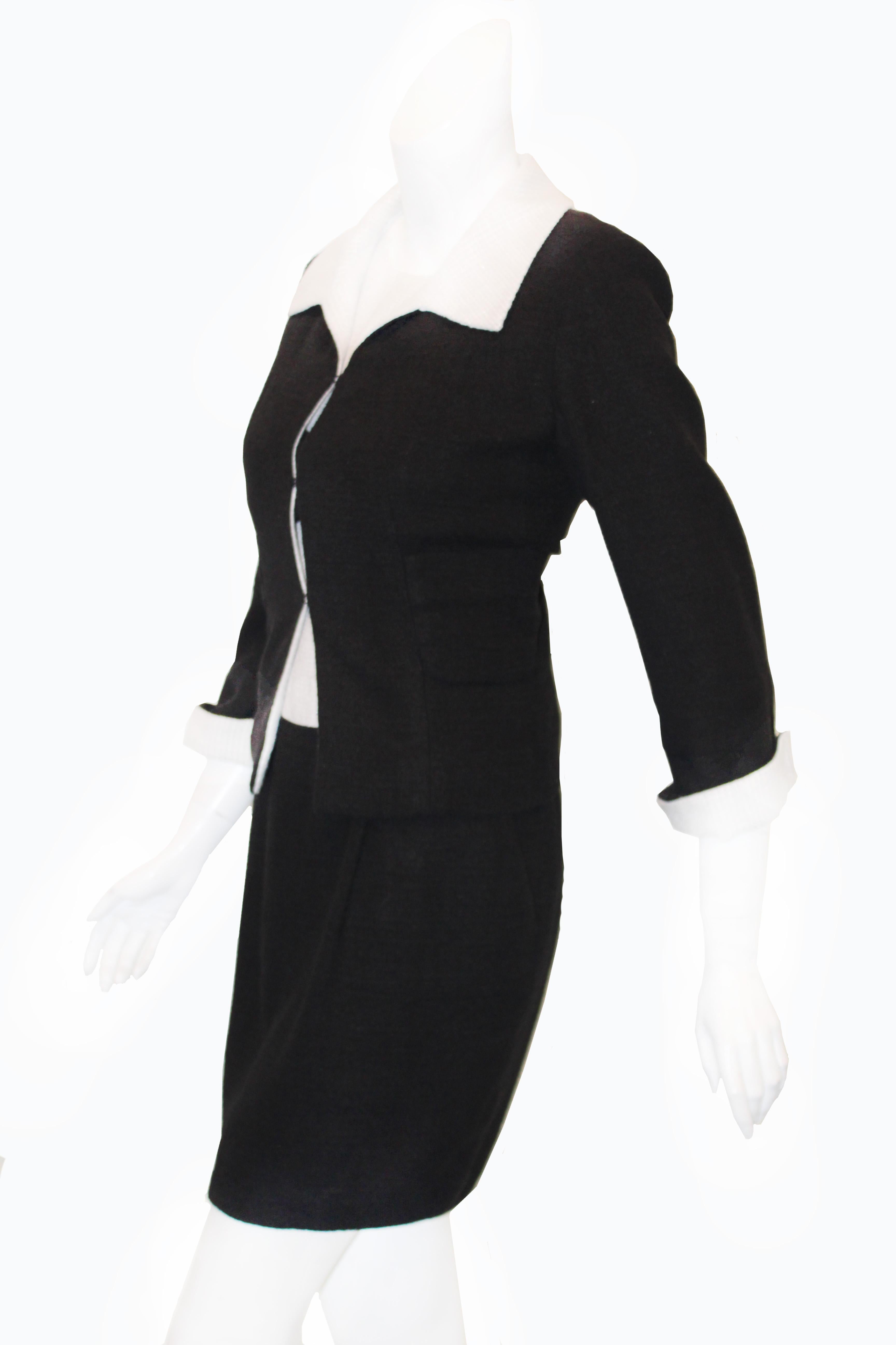 Chanel 2009 Black & Ivory Tweed Dress & Jacket Suit W/ Bow Accent on Dress im Angebot 1