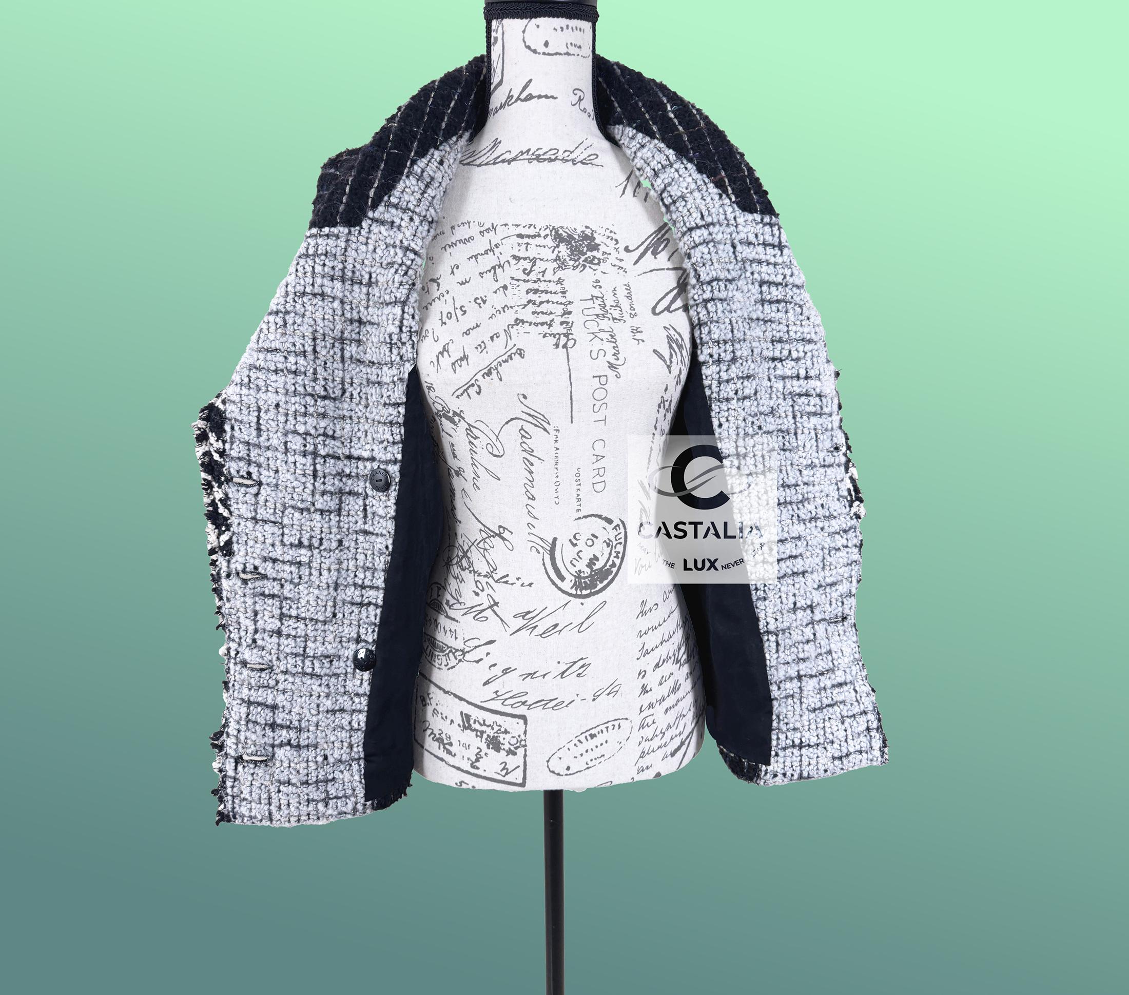 Chanel 2009 The Connoisseur's Gem Chaqueta de tweed negro 36 FR en venta 9