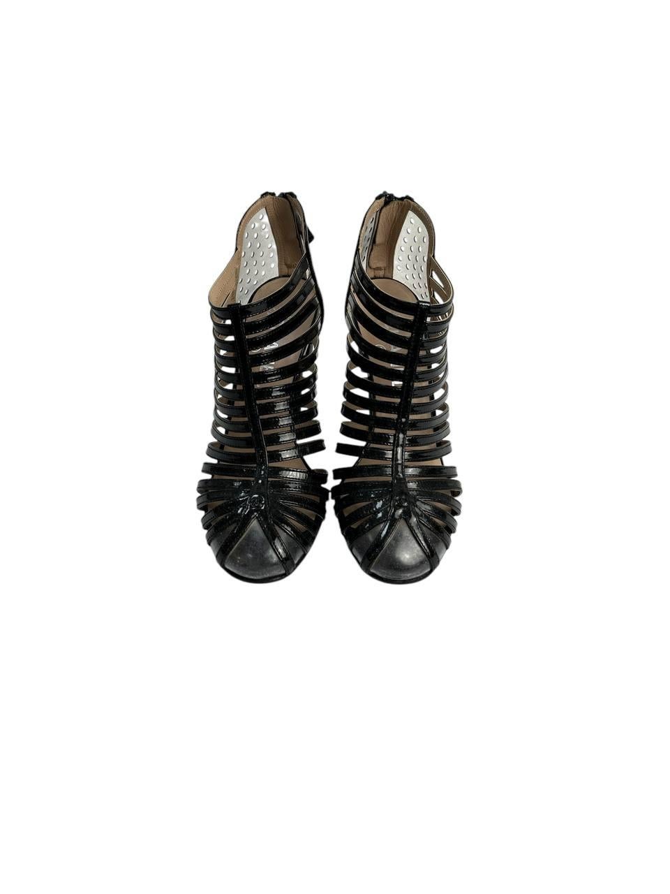Chanel 2009 Interlocking CC Logo Sandals Sz.38.5 In Good Condition For Sale In Krakow, PL