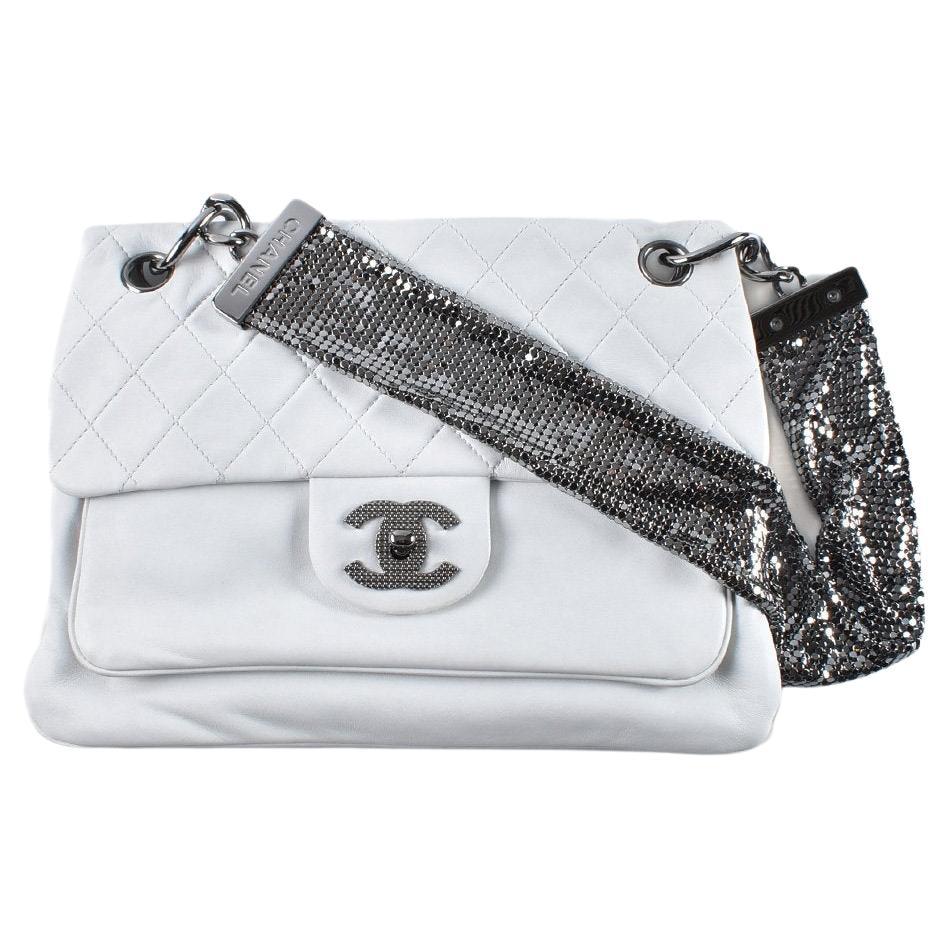 Women's Chanel 2009 Metallic Mesh Limited Edition Soft Lambskin White Classic Flap Bag For Sale
