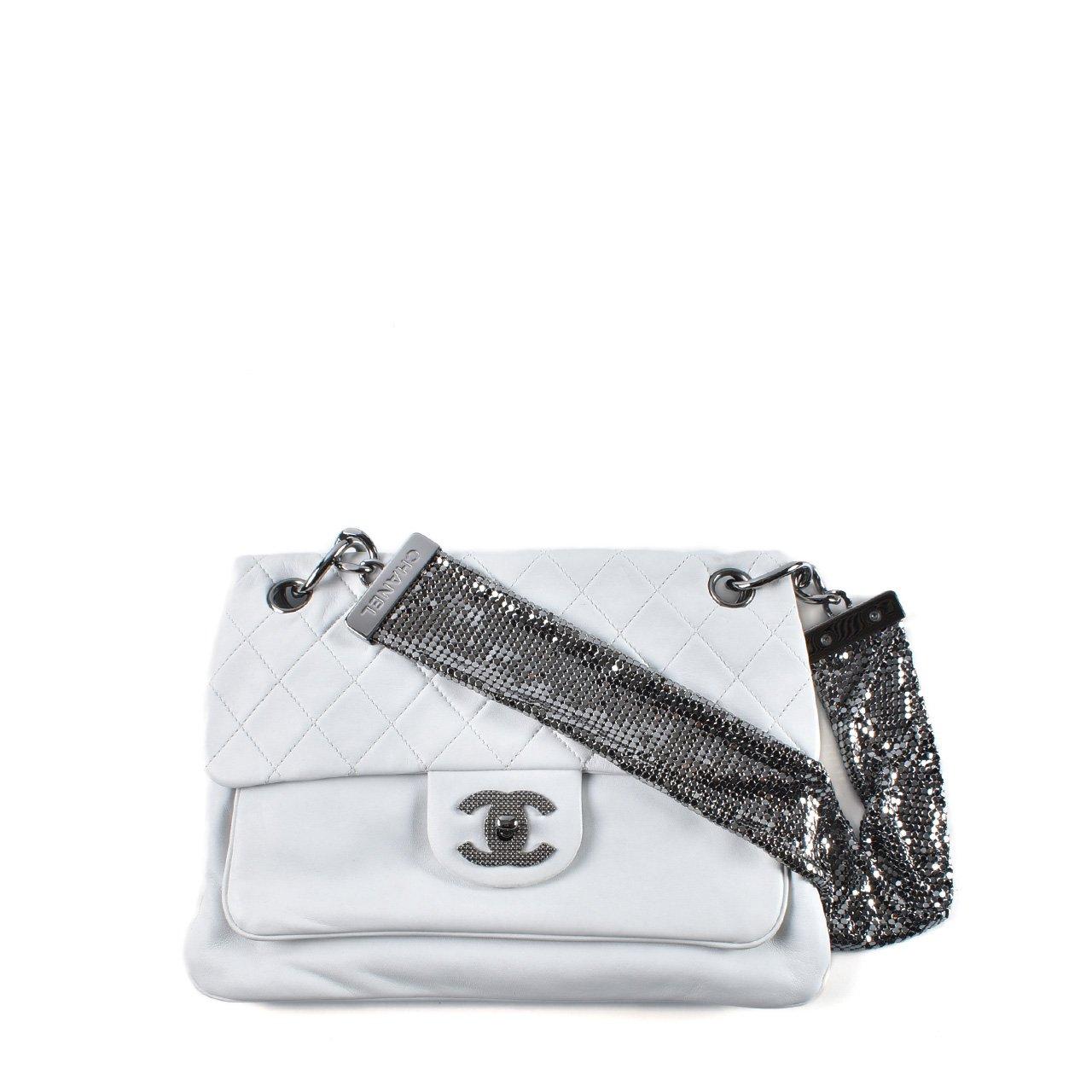 Chanel 2009 Metallic Mesh Limited Edition Soft Lambskin White Classic Flap Bag For Sale 2