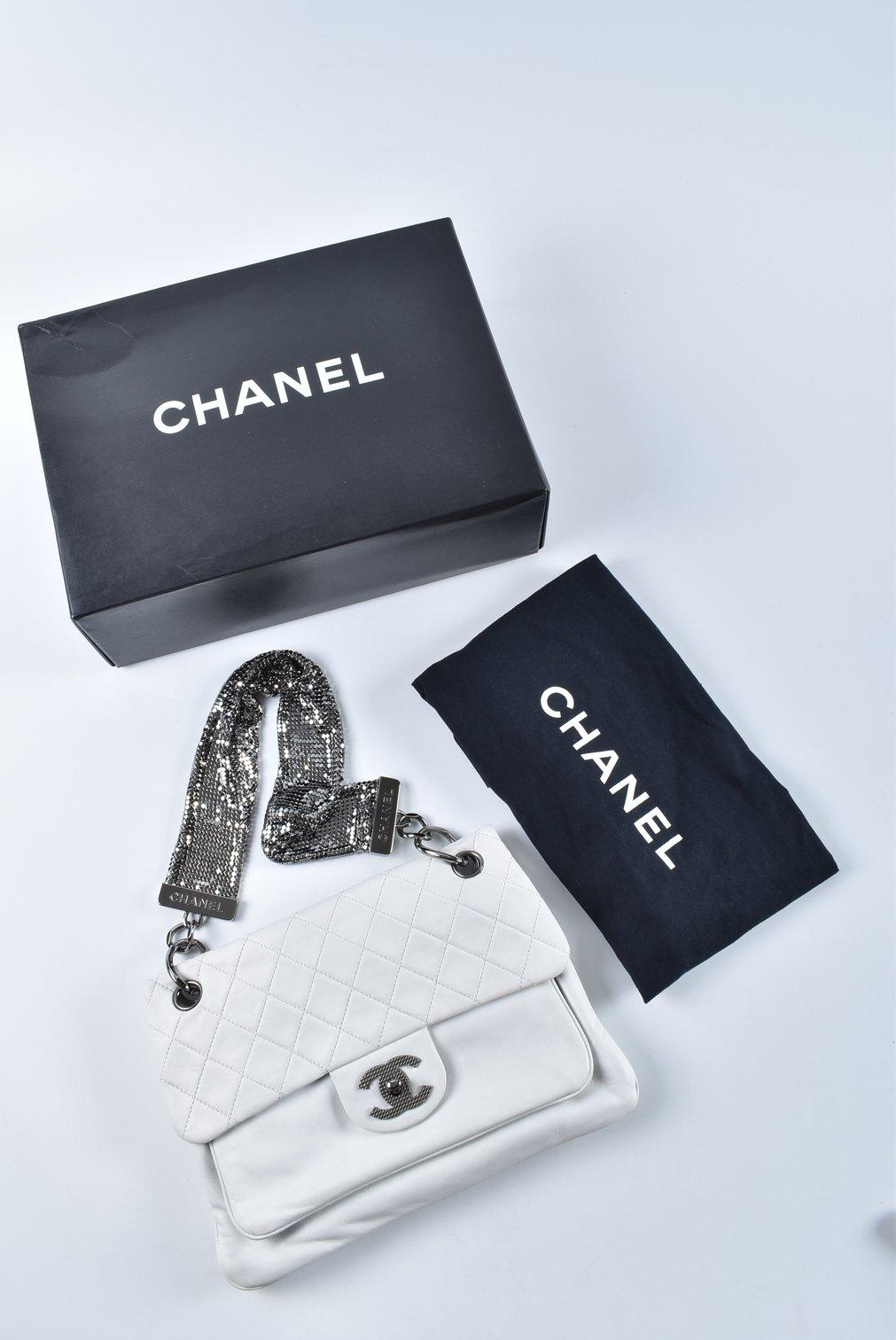 Chanel 2009 Metallic Mesh Limited Edition Soft Lambskin White Classic Flap Bag For Sale 3